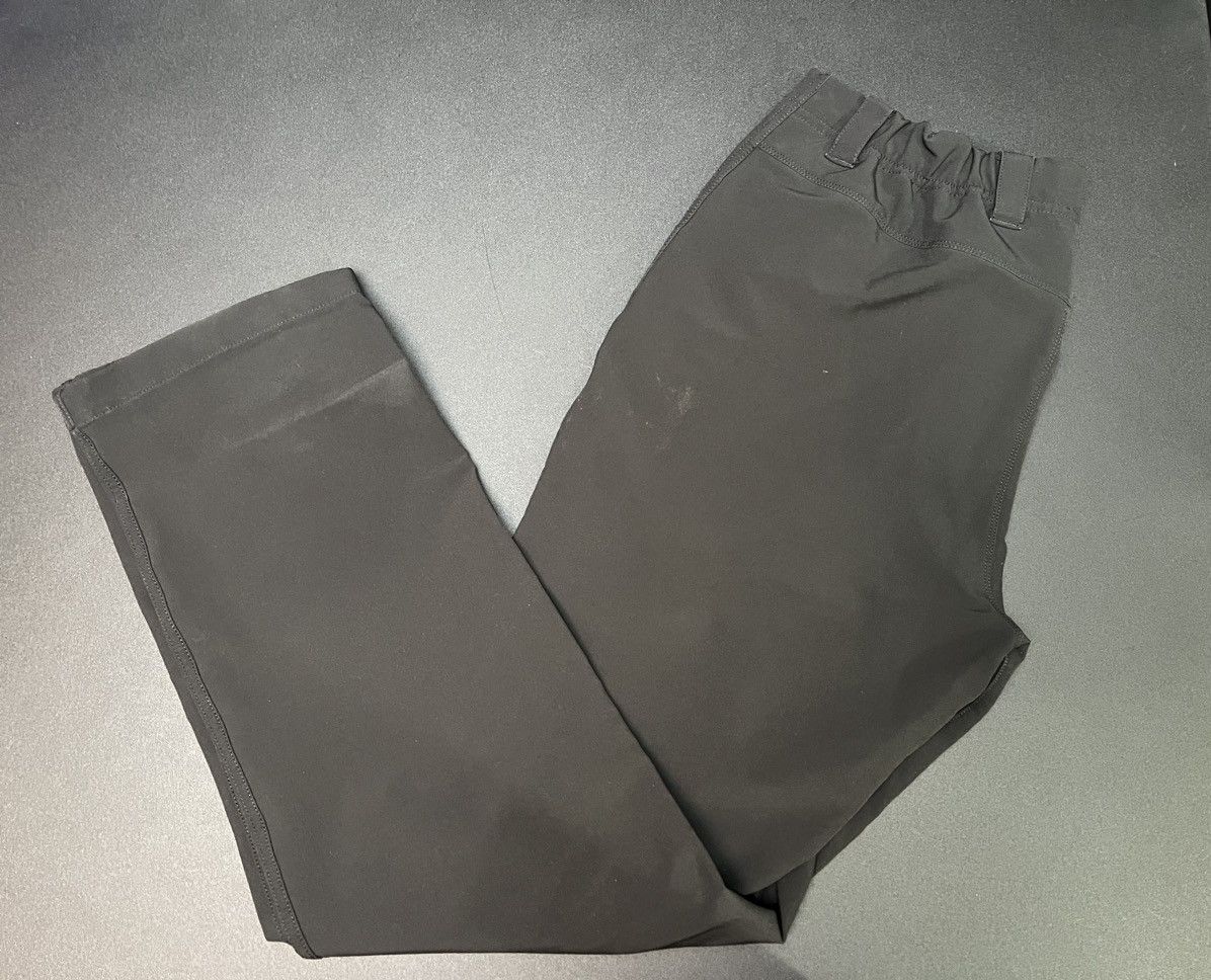 Patagonia Black Patagonia Mens Pants Size M Inlined & Water retardent Size US 33 - 1 Thumbnail