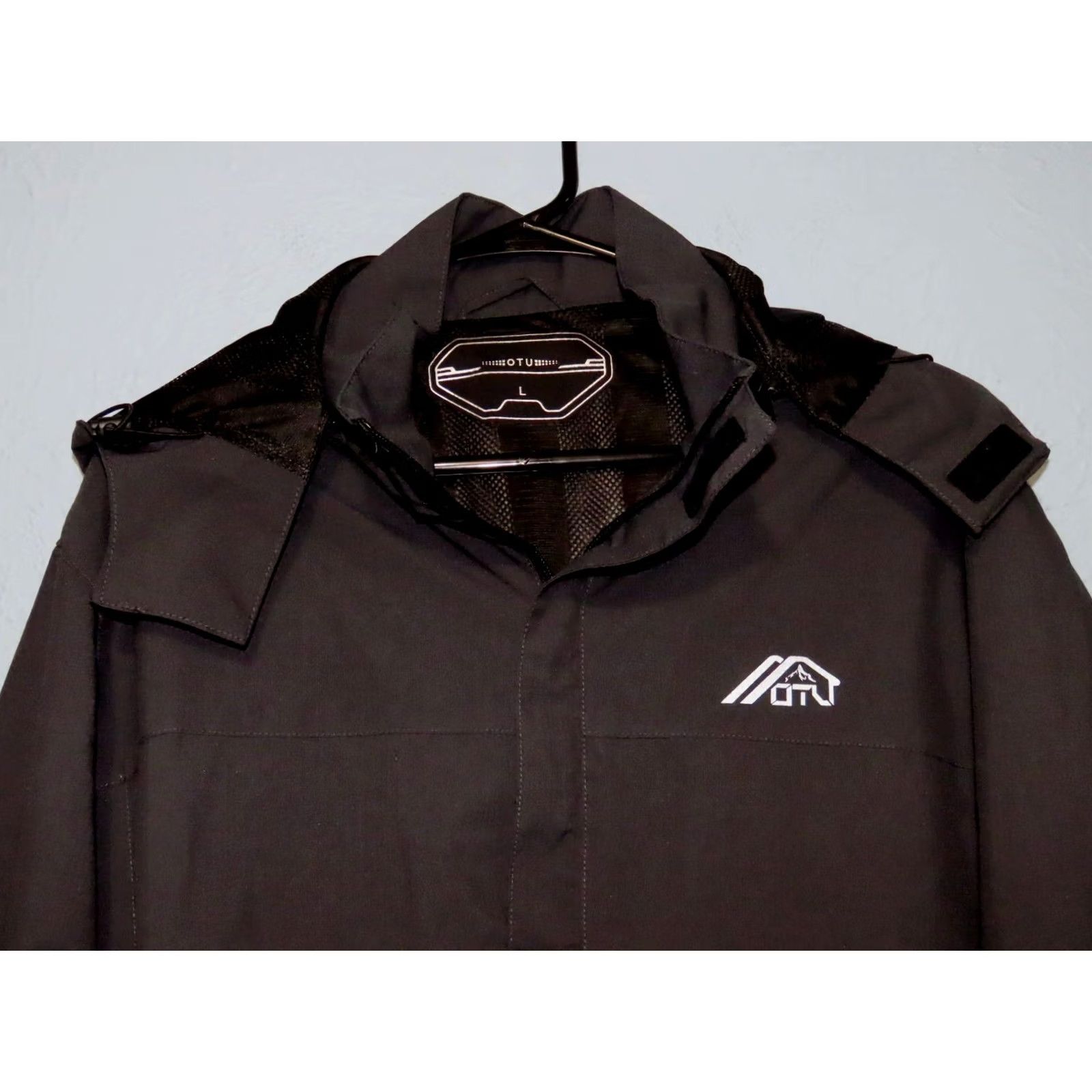 Rains OTU Men's L Black Hooded Rain Jacket Coat Waterproof Breathable Rain Jacket Mens L Black OTU Size US L / EU 52-54 / 3 - 4 Thumbnail