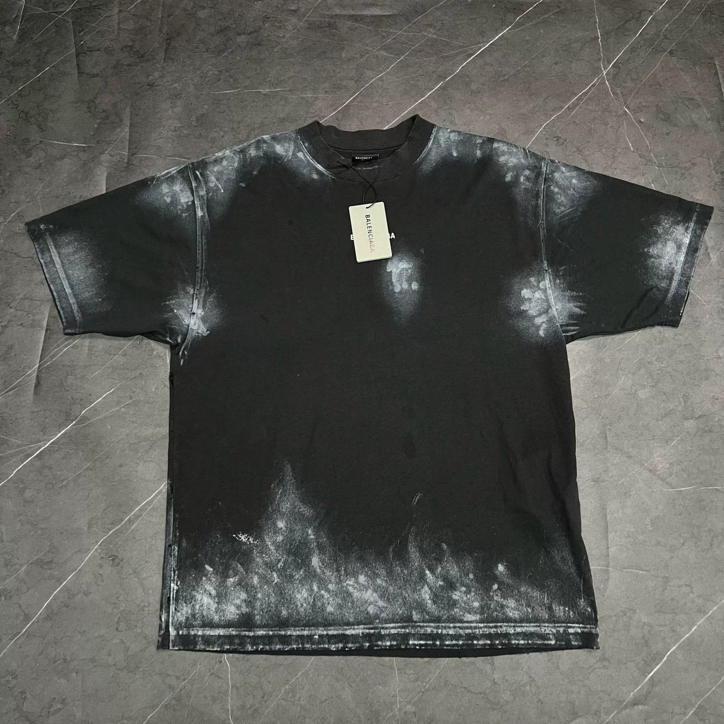 Balenciaga Balenciaga Embroidered T-Shirt L Men Size US L / EU 52-54 / 3 - 1 Thumbnail