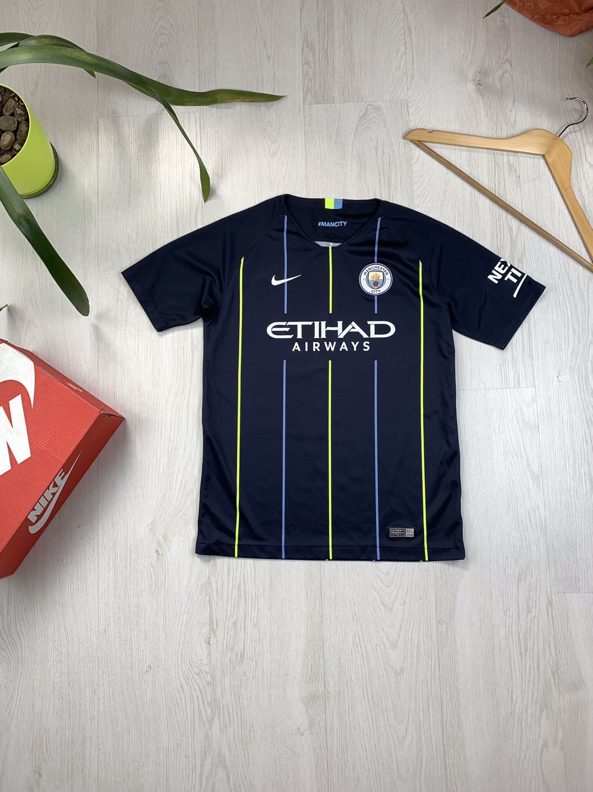 Nike Nike Manchester City 2018-2019 Away Jersey Size 13-15 Years Size US XXS / EU 40 - 1 Thumbnail