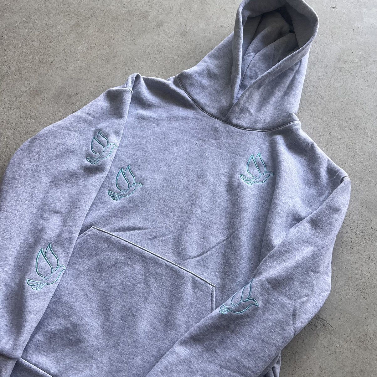 Other Dove 5 Spot Embroidered Hoodie Size US M / EU 48-50 / 2 - 4 Thumbnail