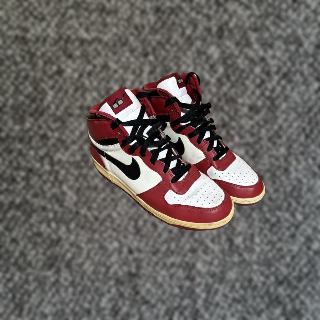 Nike **Nike Big 2009 White High Top Spike Men's US 13** User: **White Nike Big High Top Spike 2009 Men's US 13** Size ONE SIZE - 1 Thumbnail
