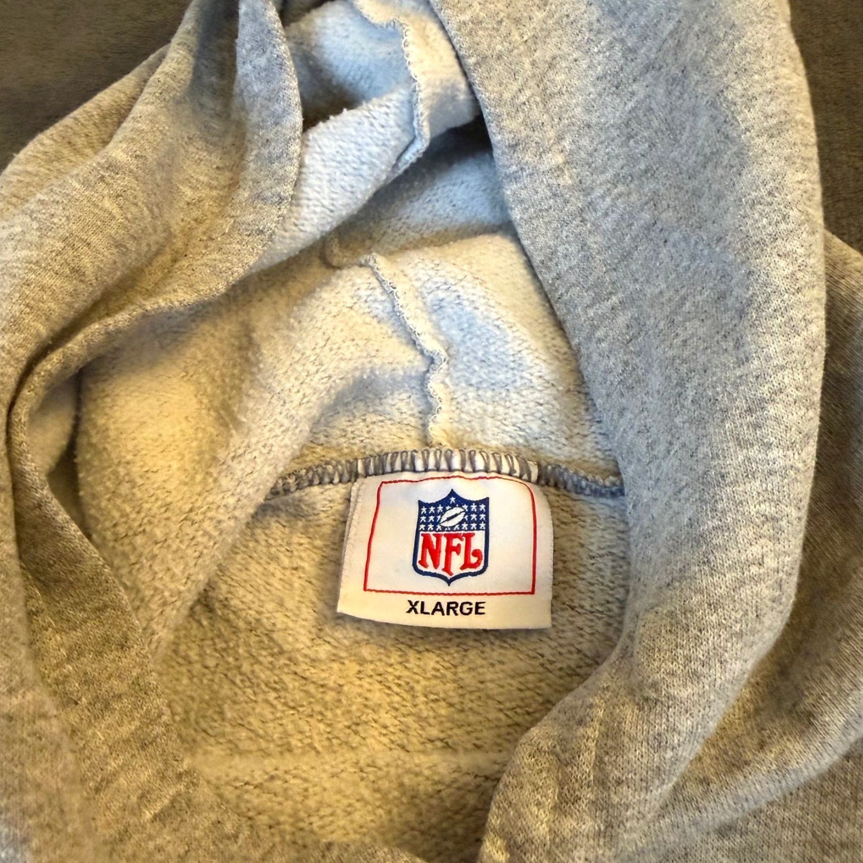 NFL VINTAGE Pittsburgh Steelers NFL Gray Hoodie Sweatshirt NFL Mens XL Sweatshirt Gray NFL Pullover Hooded Graphic Print Home Team Sports Mens XL Size US XL / EU 56 / 4 - 3 Thumbnail