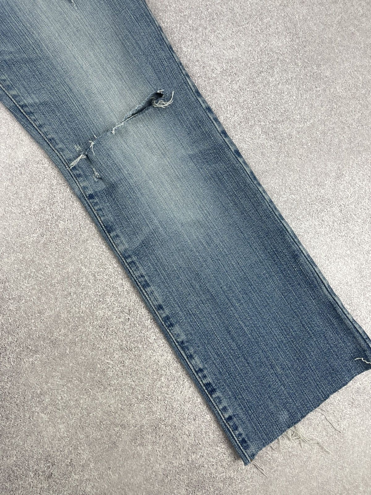 Versace Jeans Couture Vintage Versace Jeans Couture Distressed Denim Jeans Size 27 Size 27" / US 4 / IT 40 - 4 Thumbnail
