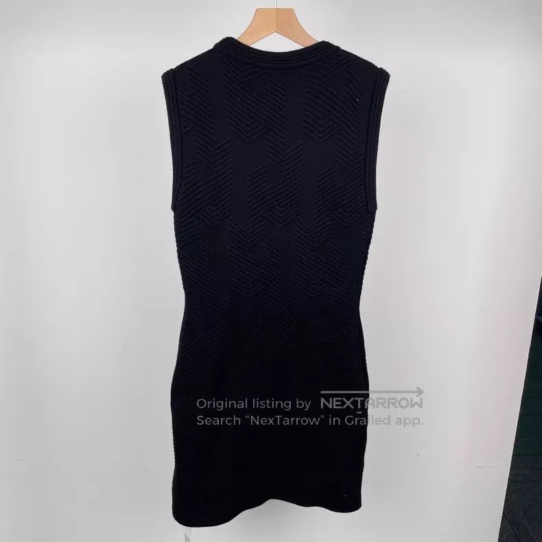 Hermes Hermes Black Letter Embroidered Wool Round Neck Sleeveless Size XS / US 0-2 / IT 36-38 - 2 Thumbnail
