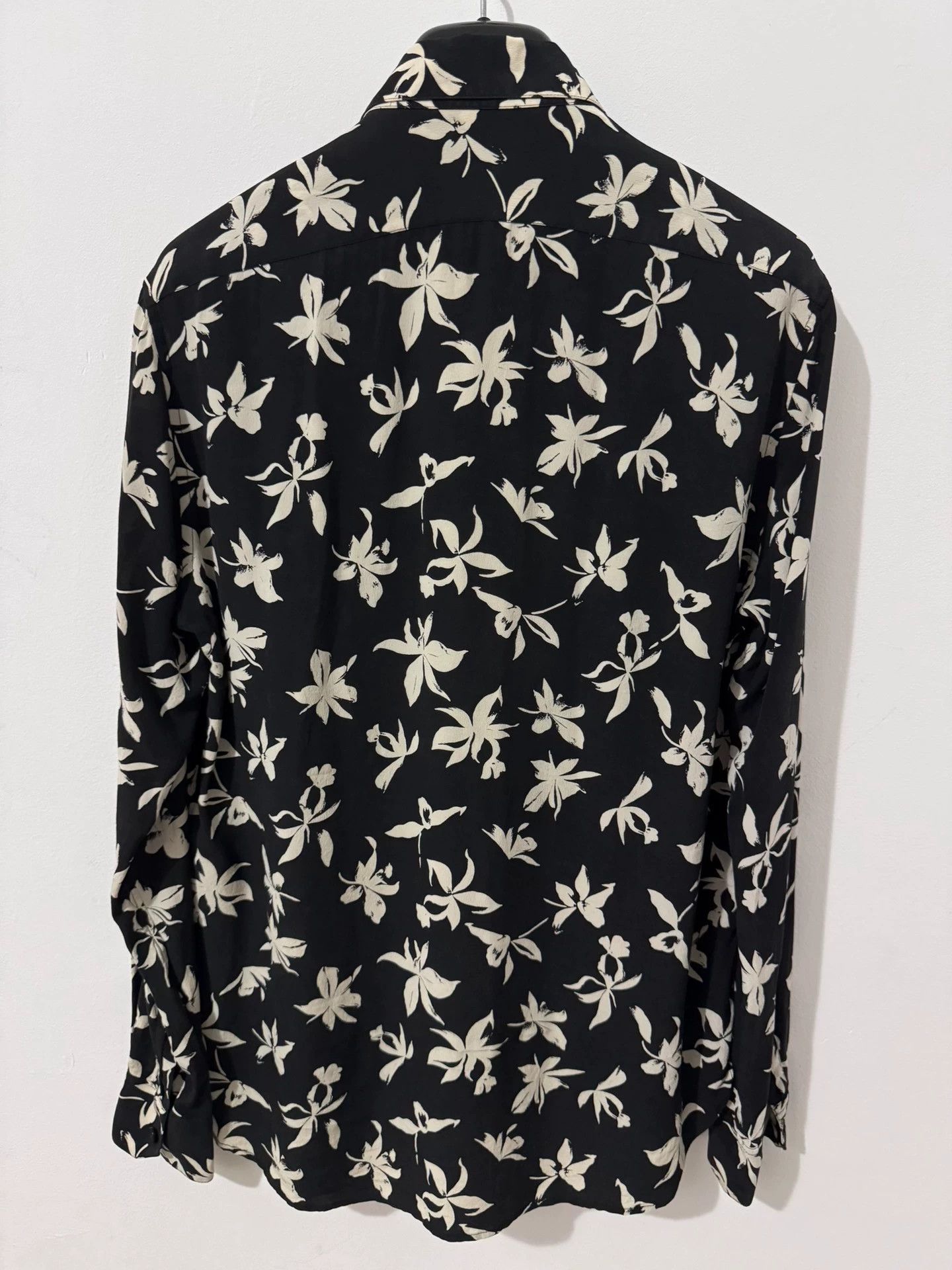 Saint Laurent Paris Saint Laurent SLP black and white maple leaf print shirt Size US M / EU 48-50 / 2 - 2 Thumbnail