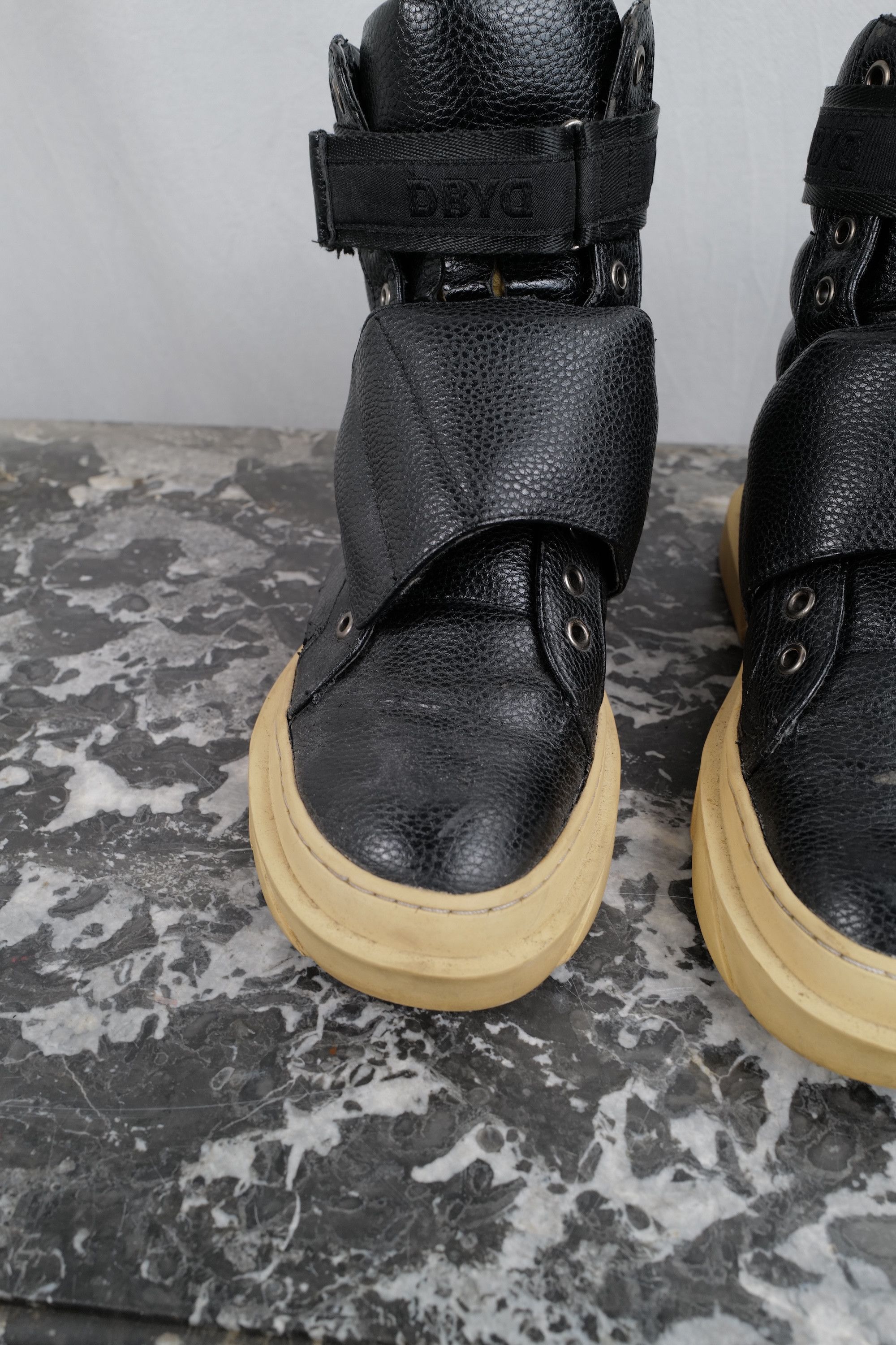 D by D DBYD HI-TOP FABRIC SNEAKER Size US 8 / EU 41 - 10 Thumbnail