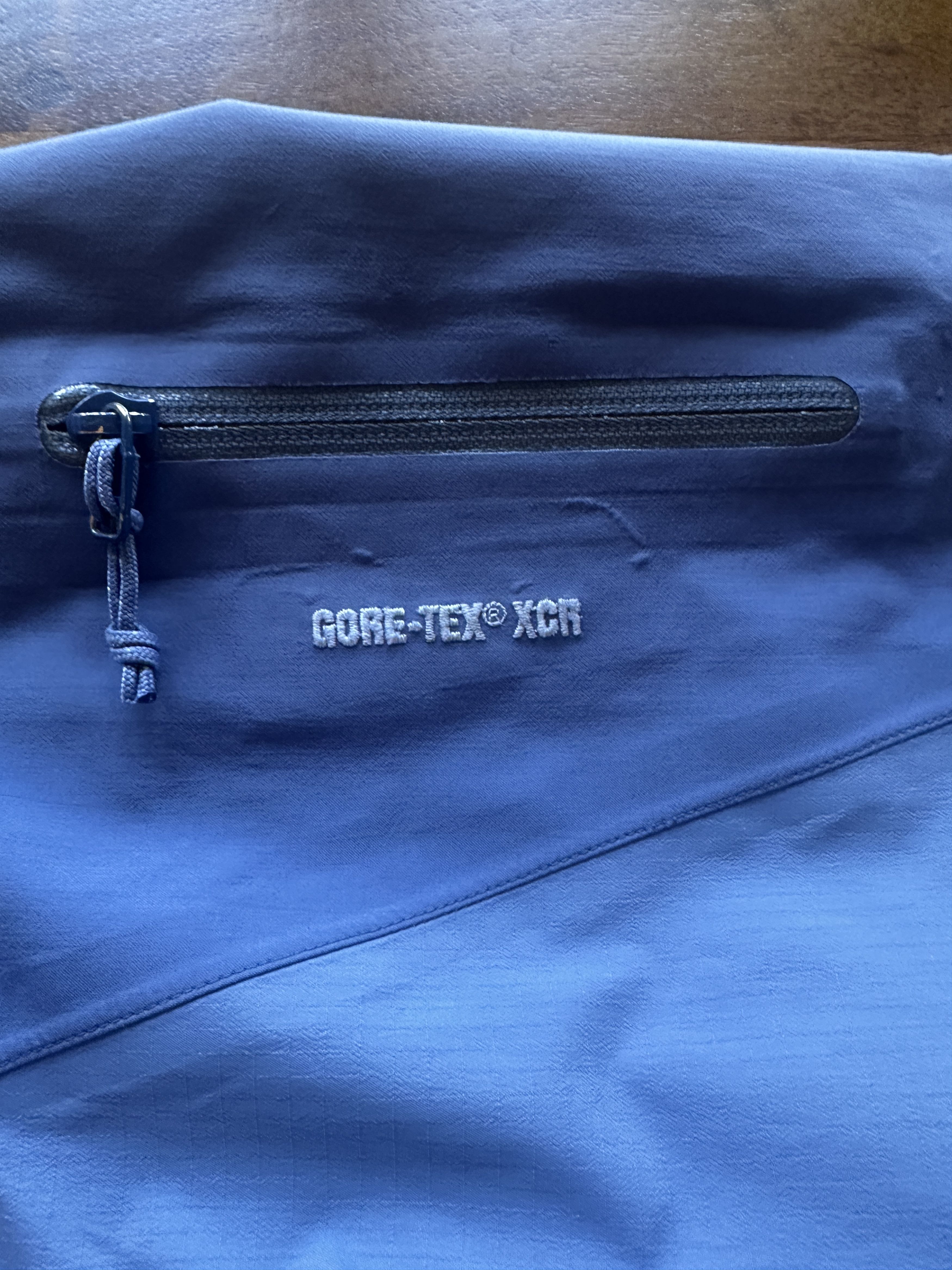 Arc'teryx VINTAGE Arc’teryx Theta AR Jacket – "Bluebird" Two-Tone Size M / US 6-8 / IT 42-44 - 12 Thumbnail