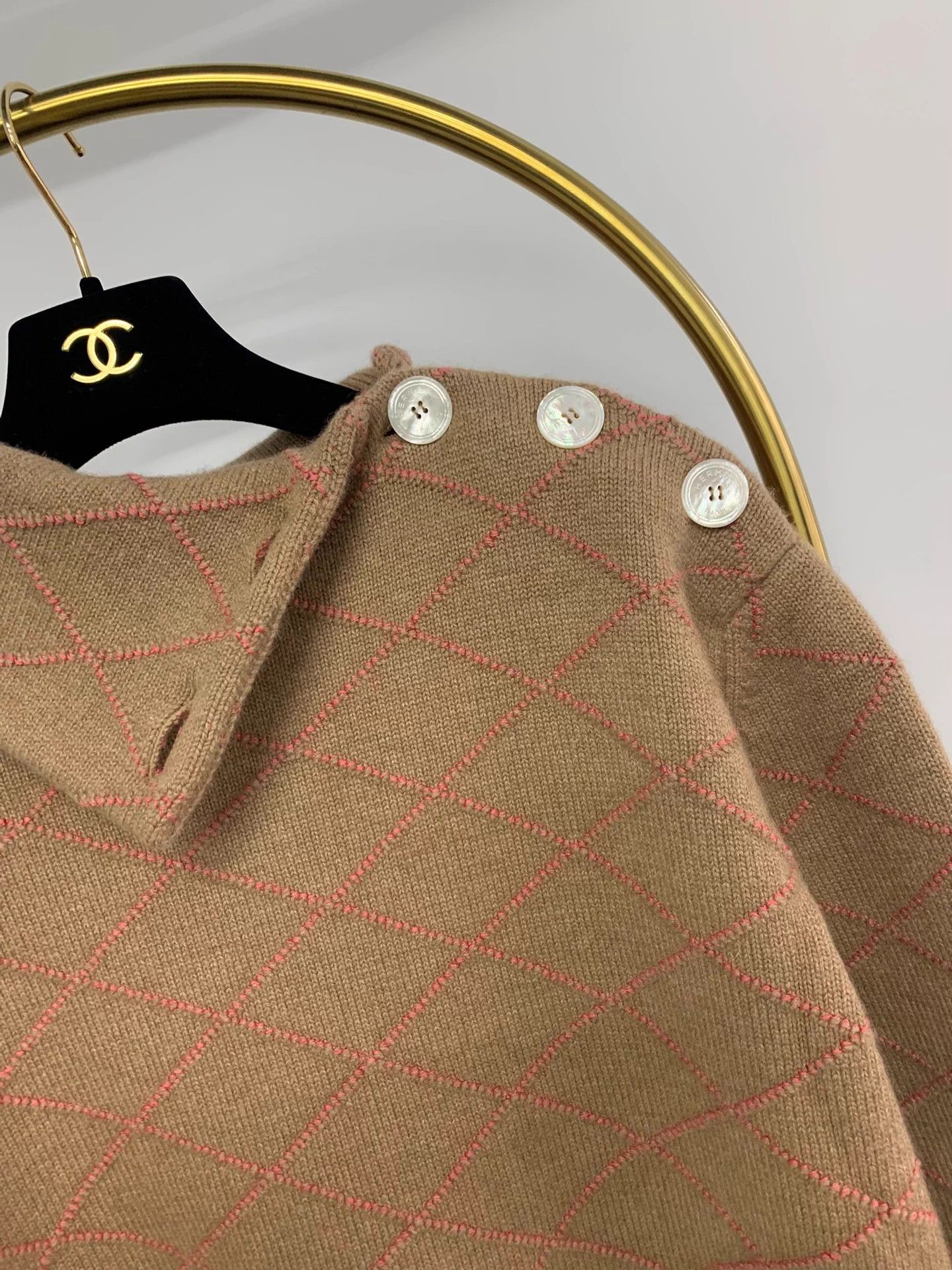 Hermes Hermes Khaki Quilted Cashmere New Sweater 34 Size XS / US 0-2 / IT 36-38 - 2 Thumbnail