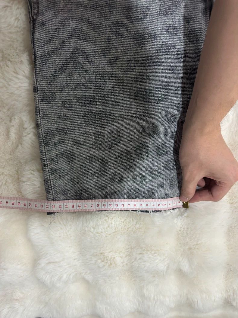 Saint Laurent Paris Saint laurent paris Gray Leopard Denim Shorts 2506-Nextarro Size US 31 - 8 Thumbnail