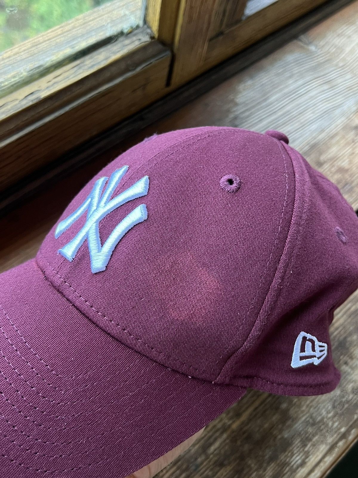 New York Yankees Y2K Cap New York Yankees New Era Beanie Hat Size ONE SIZE - 4 Thumbnail