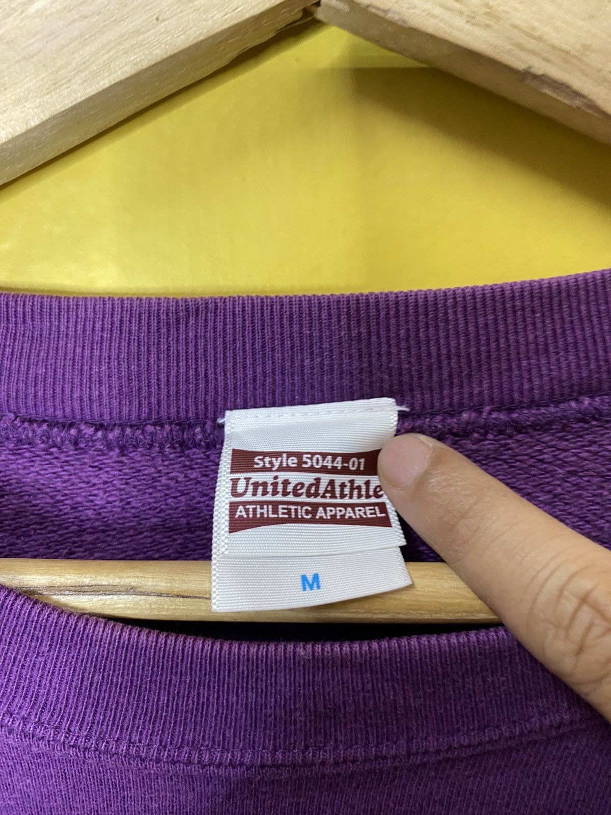 The Unbranded Brand Athletic Apparel Sweatshirt Small Logo Crewneck Size US M / EU 48-50 / 2 - 5 Thumbnail