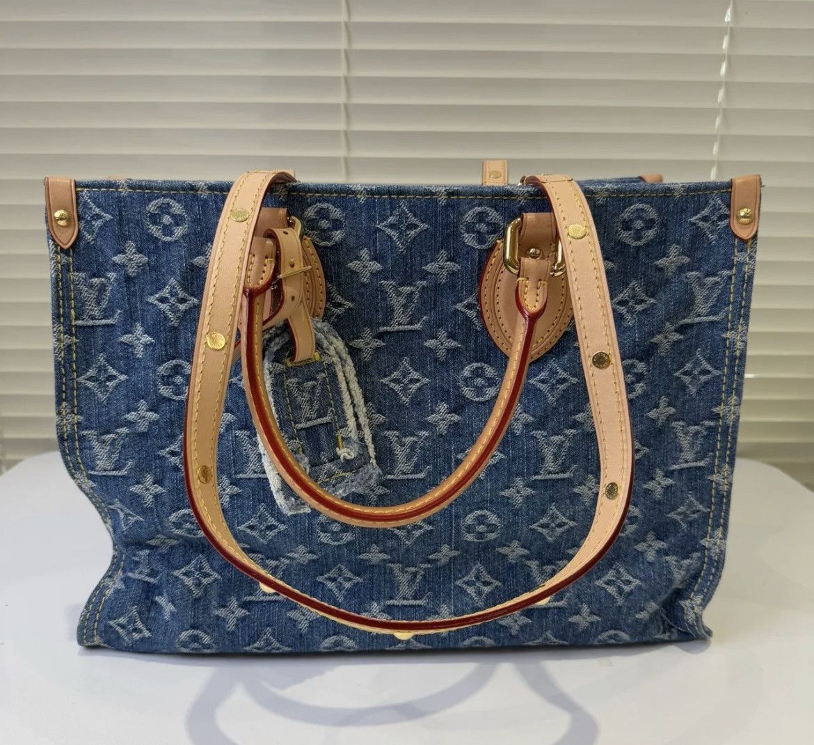 Louis Vuitton Louis Vuitton ON-THE-GO MM-2508 Size ONE SIZE - 1 Thumbnail