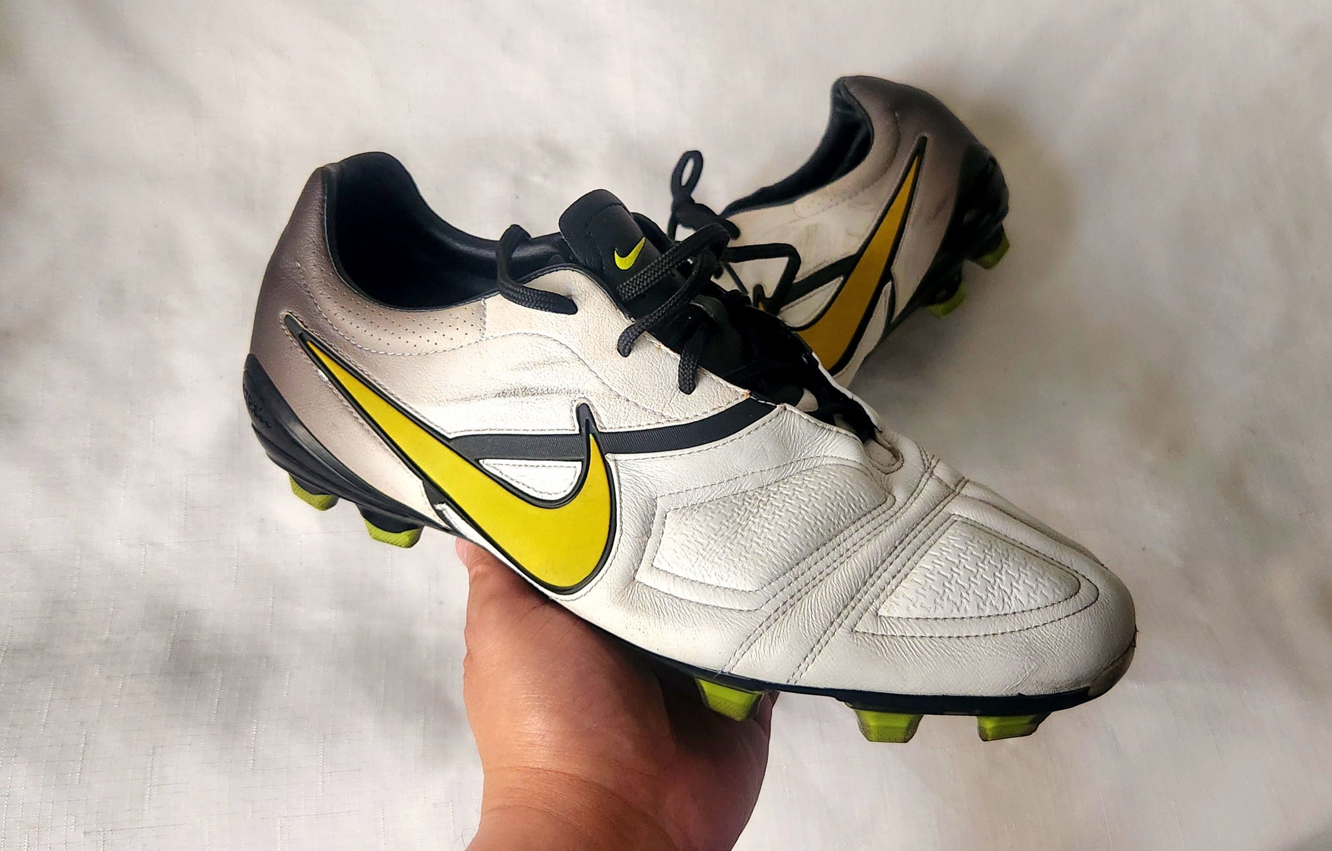 Nike × Vintage Nike CTR360 Maestri FG Football Cleats Boots size 13 Size US 13 / EU 46 - 1 Thumbnail
