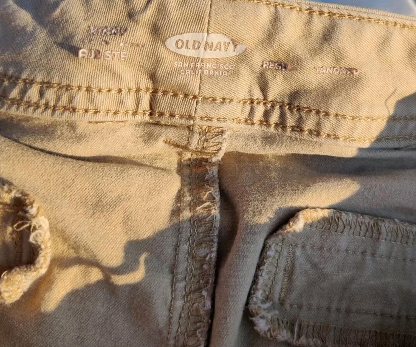 Old Navy Old Navy Skinny Khaki Pants With Pockets Size 8 Regular Flat Size 30" / US 8 / IT 44 - 8 Thumbnail