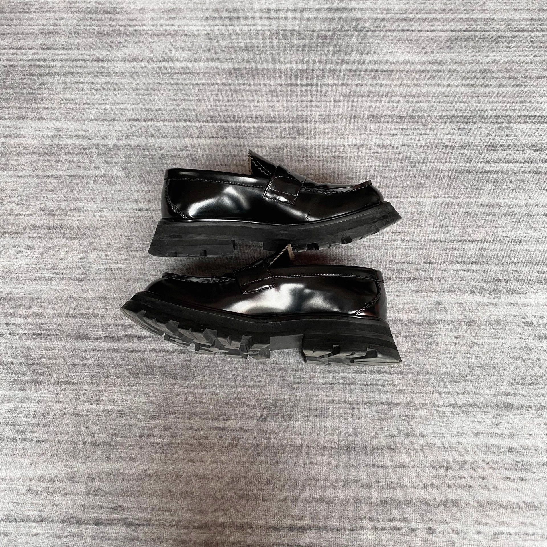 Alexander McQueen MCQUEEN Women's Round Toe Black Loafer 36 Worn 1-9 Times Size US 5.5 / IT 35.5 - 4 Thumbnail