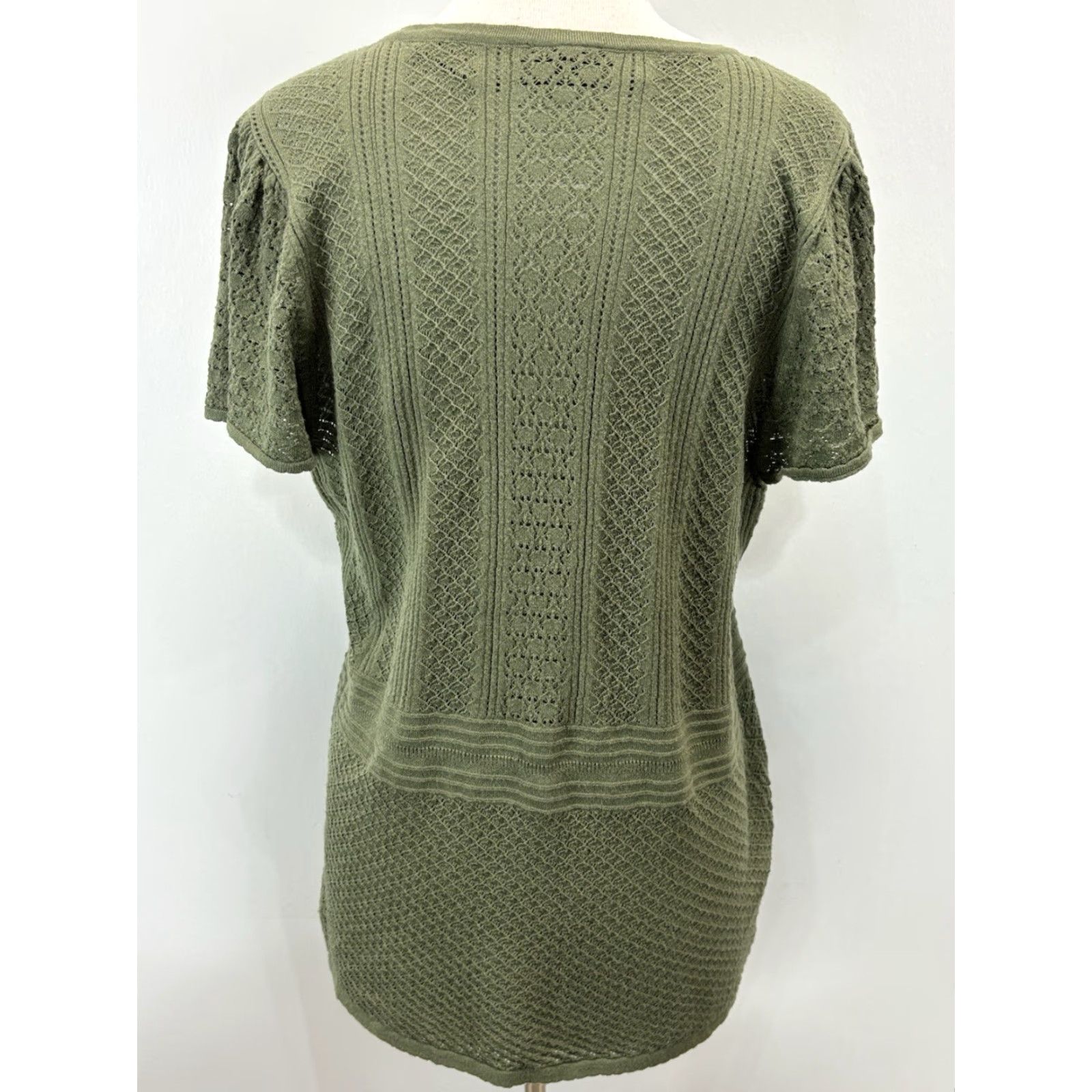 Torrid VINTAGE? No, Torrid Pointelle Sweater Green Short Sleeve 2X Plus Pullover V-Neck Knit Rayon Blend Women Adult 2X Torrid Sweater Size XXL / US 16-18 / IT 52-54 - 3 Thumbnail