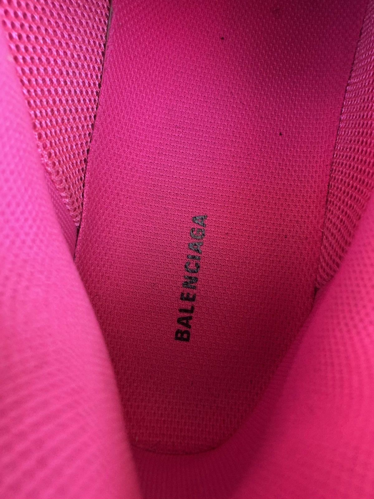 Balenciaga Balenciaga Triple S Hot Pink Clear Sole Size 42 EU / 9 US Size US 9 / EU 42 - 7 Thumbnail