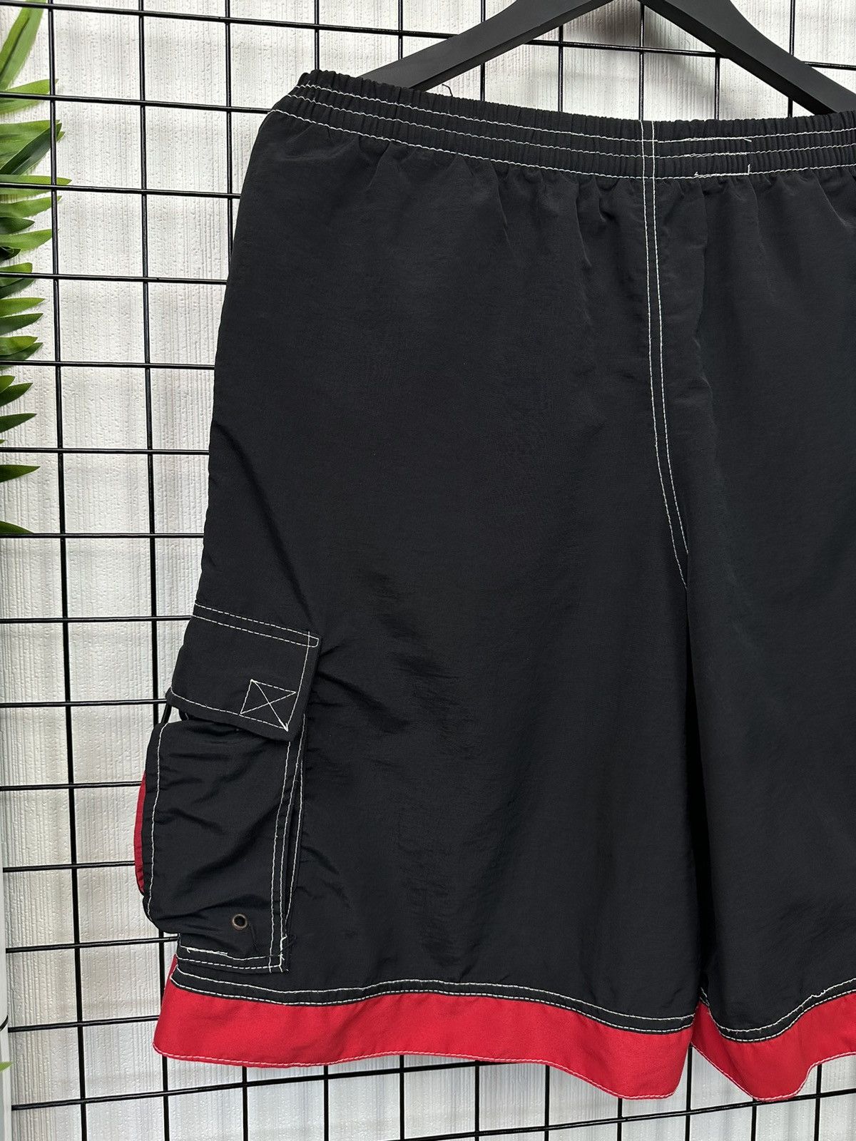 Diesel × Vintage Vintage Diesel Y2K cargo shorts Men L XL Black Size US 36 / EU 52 - 15 Thumbnail