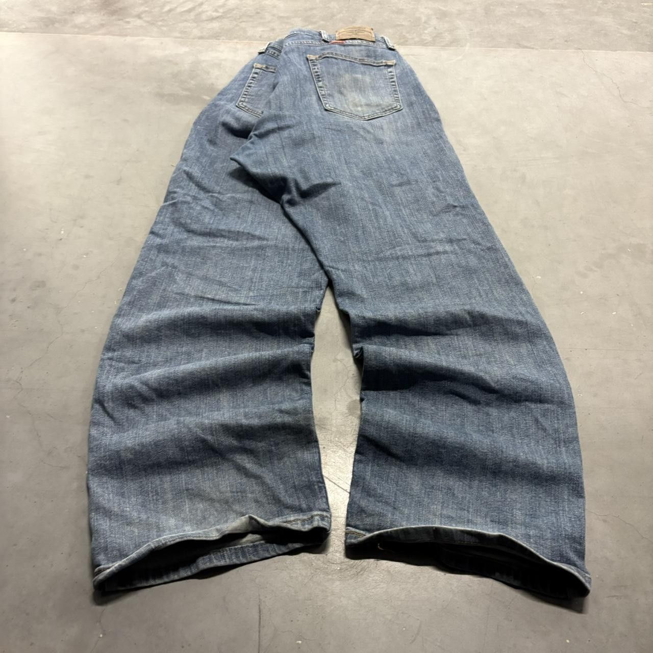 Vintage Crazy Vintage Y2K/2000s Baggy Relaxed Fit Workwear Streetwear Medium Wash Denim Jeans! Size US 38 / EU 54 - 6 Thumbnail