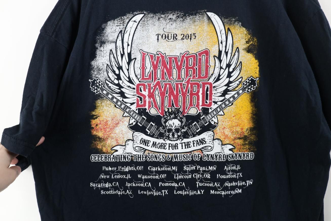 Vintage Vintage Y2K 2015 Tour Lynyrd Band Short Sleeve T-Shirt Size US XL / EU 56 / 4 - 11 Thumbnail