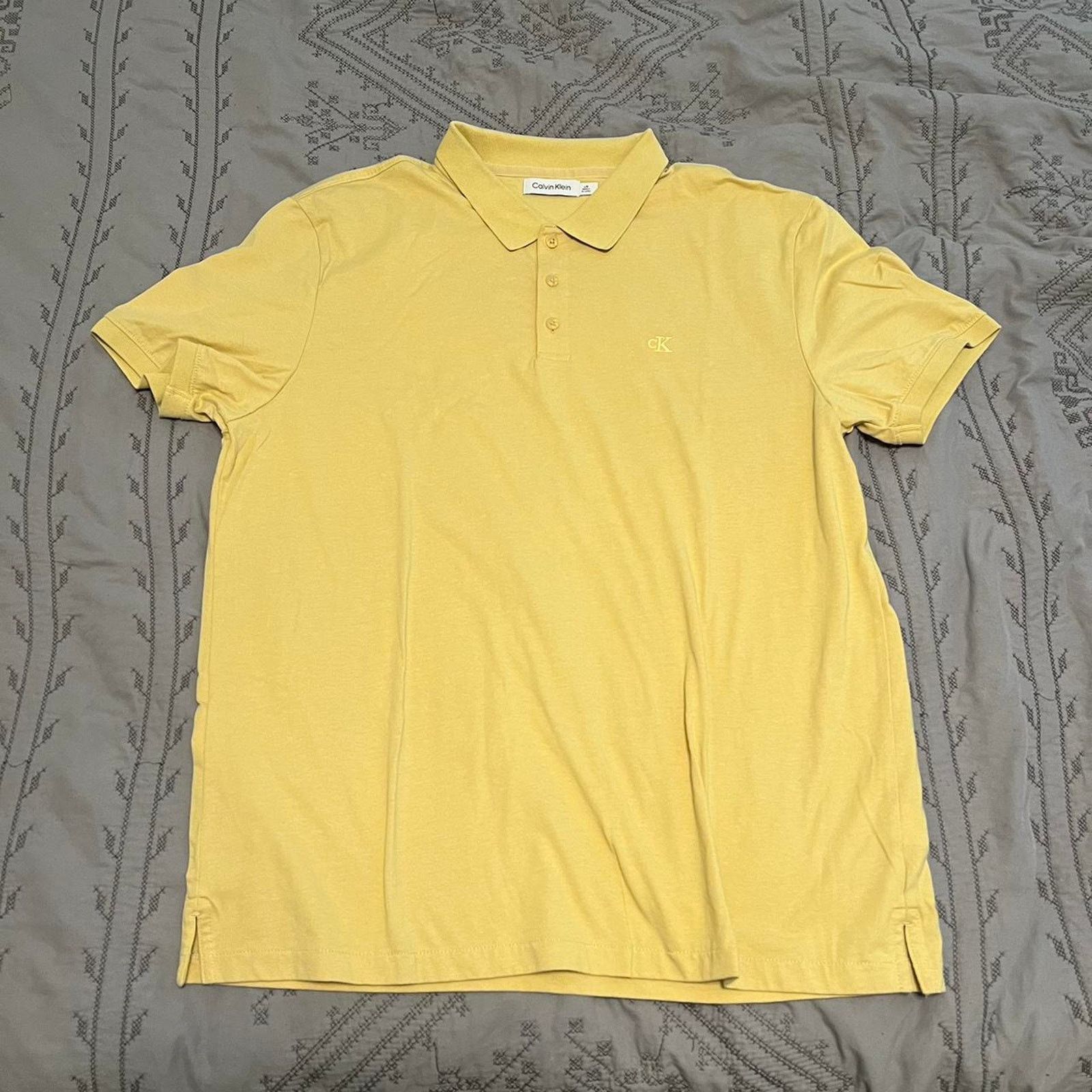 Calvin Klein Calven Klein creamy yellow polo Size US L / EU 52-54 / 3 - 1 Thumbnail