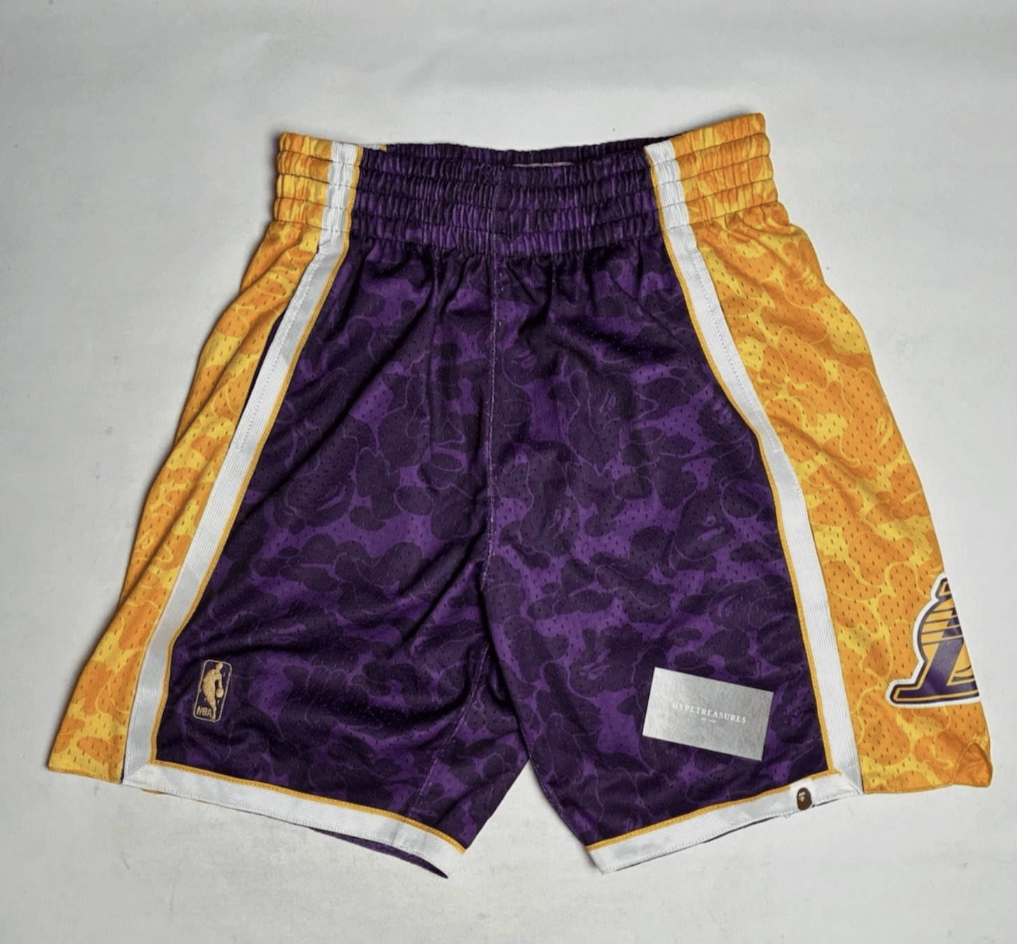 Bape × Mitchell & Ness NEW Bape x Mitchell & Ness Los Angeles Lakers Shorts Size US 30 / EU 46 - 1 Thumbnail