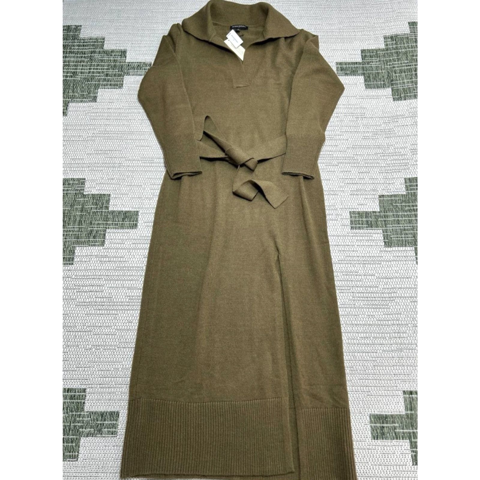 Banana Republic Banana Republic Maxi Sweater Dress Womens M Green Belted Front Slit Casual Travel Knit Size M Size M / US 6-8 / IT 42-44 - 2 Thumbnail