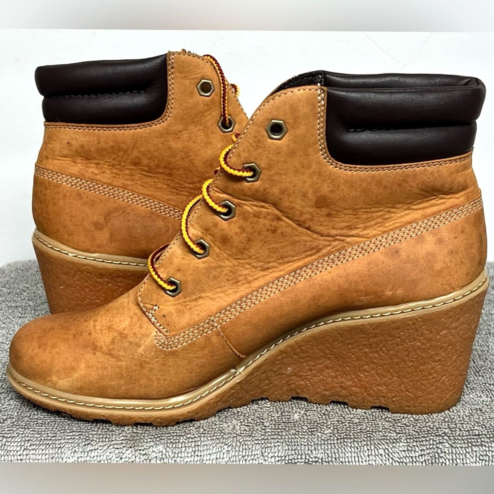Timberland Timberland Earthkeepers Amston 8251A Wedge Bootie Beige Ankle Women’s Size 7 | Leather Upper | Tan Combat Heel Small Details? No, keep as is Size US 7 / IT 37 - 4 Thumbnail