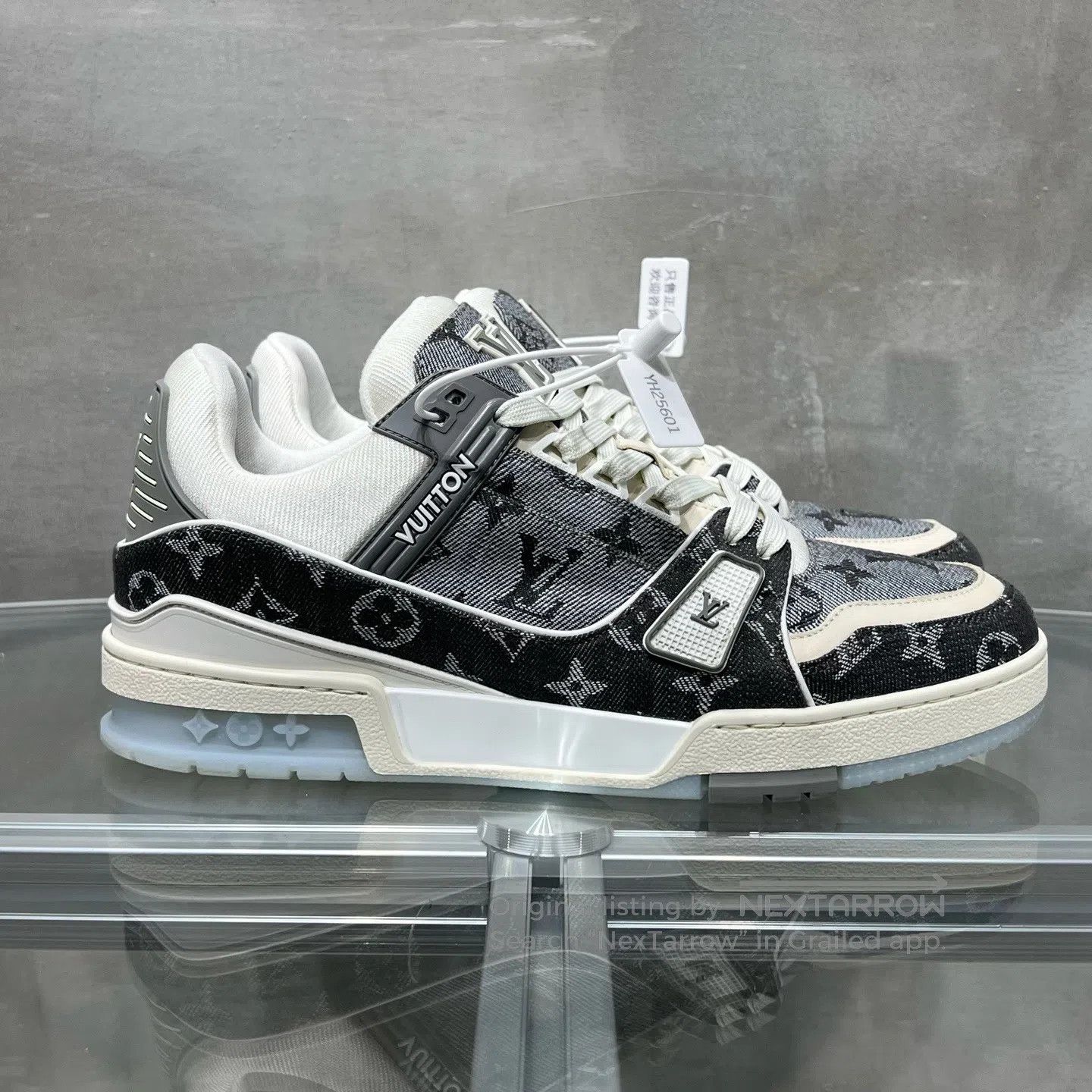 Louis Vuitton Louis Vuitton Trainer Gray-and-White Jeans shoes Size US 8 / EU 41 - 4 Thumbnail