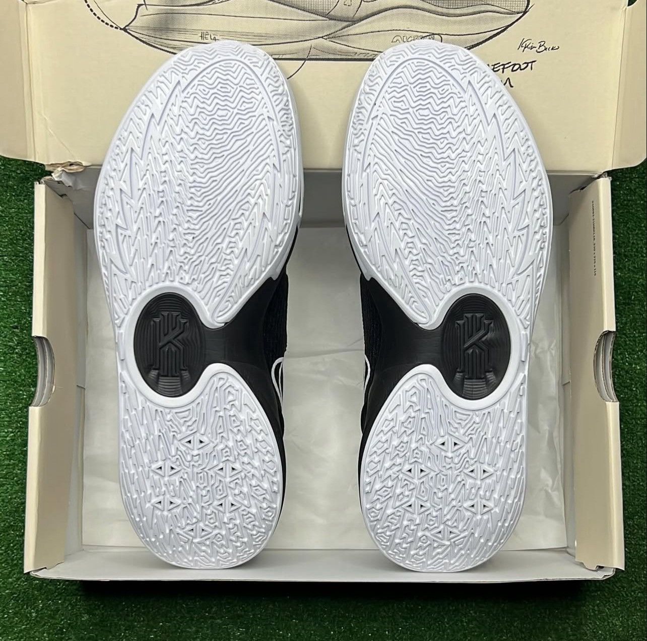 Nike Kyrie Low 5 ‘Bred’ Size US 9.5 / EU 42-43 - 6 Thumbnail