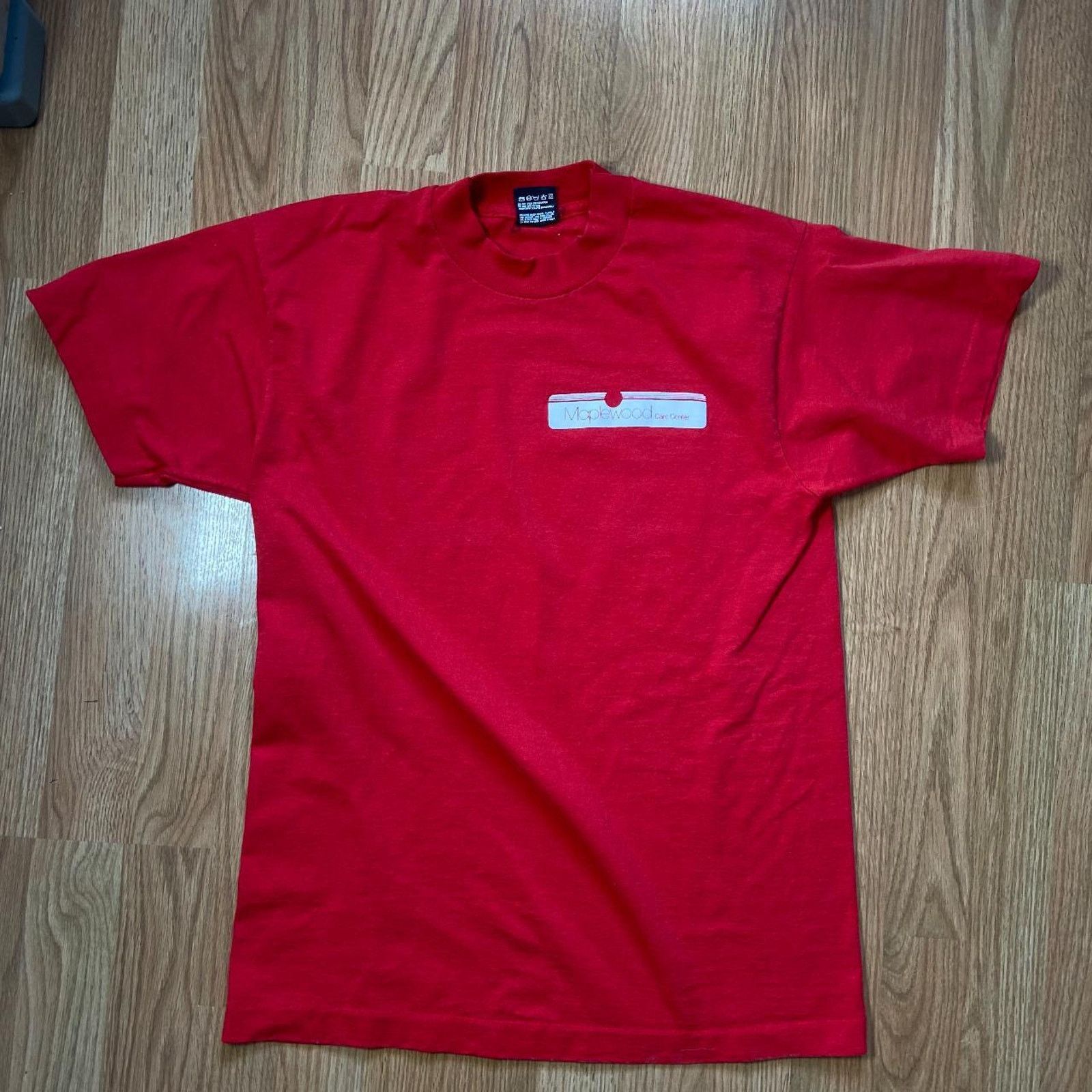 Fruit Of The Loom 90s red maplewood tee shirt Size US M / EU 48-50 / 2 - 2 Thumbnail
