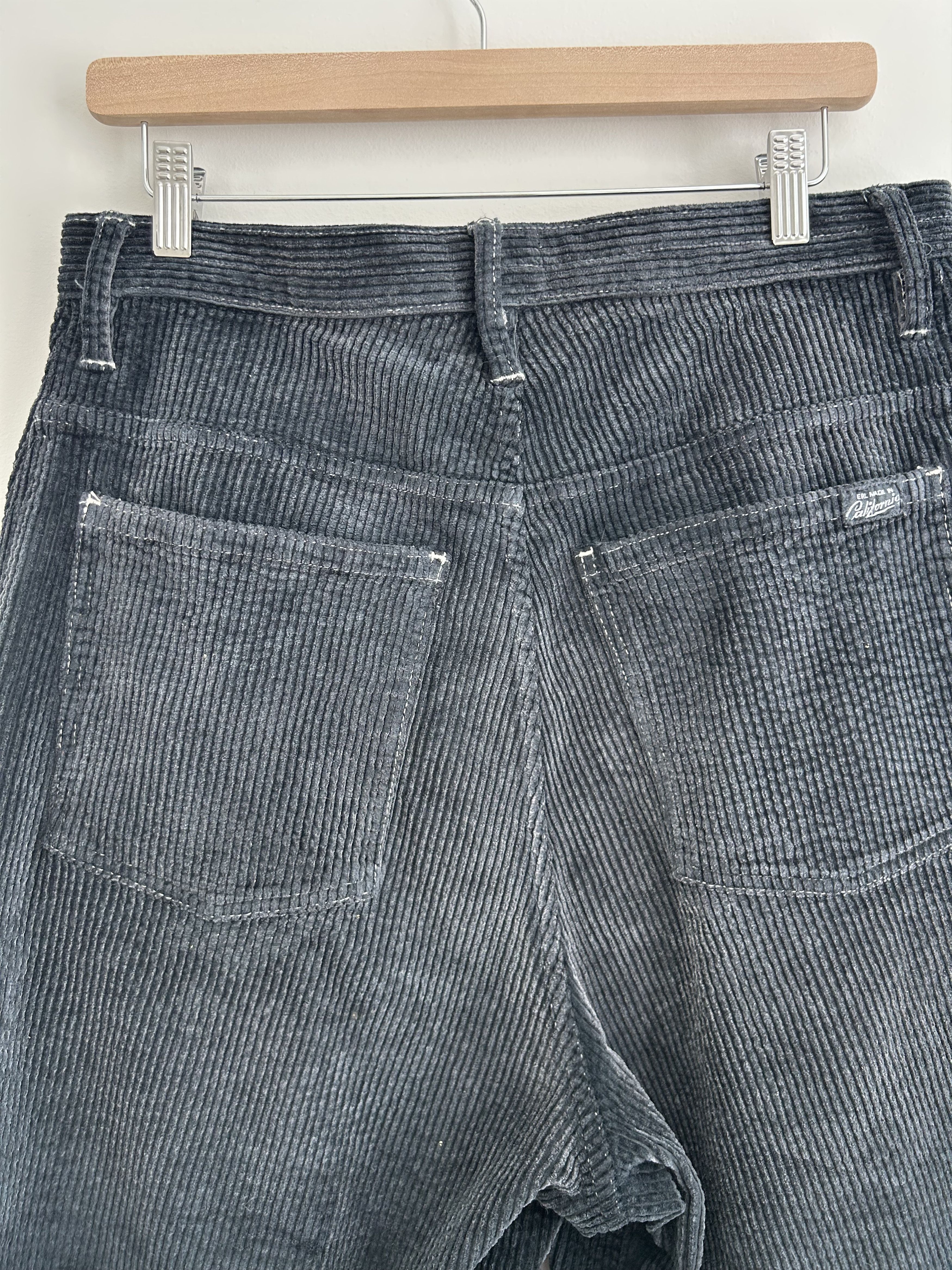 ERL OG ERL made in California corduroy shorts Size US 30 / EU 46 - 5 Thumbnail
