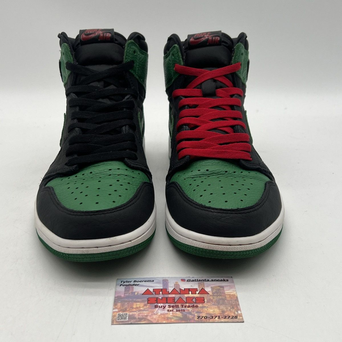 Nike Air Jordan 1 High pine green Size US 11 / EU 44 - 2 Thumbnail