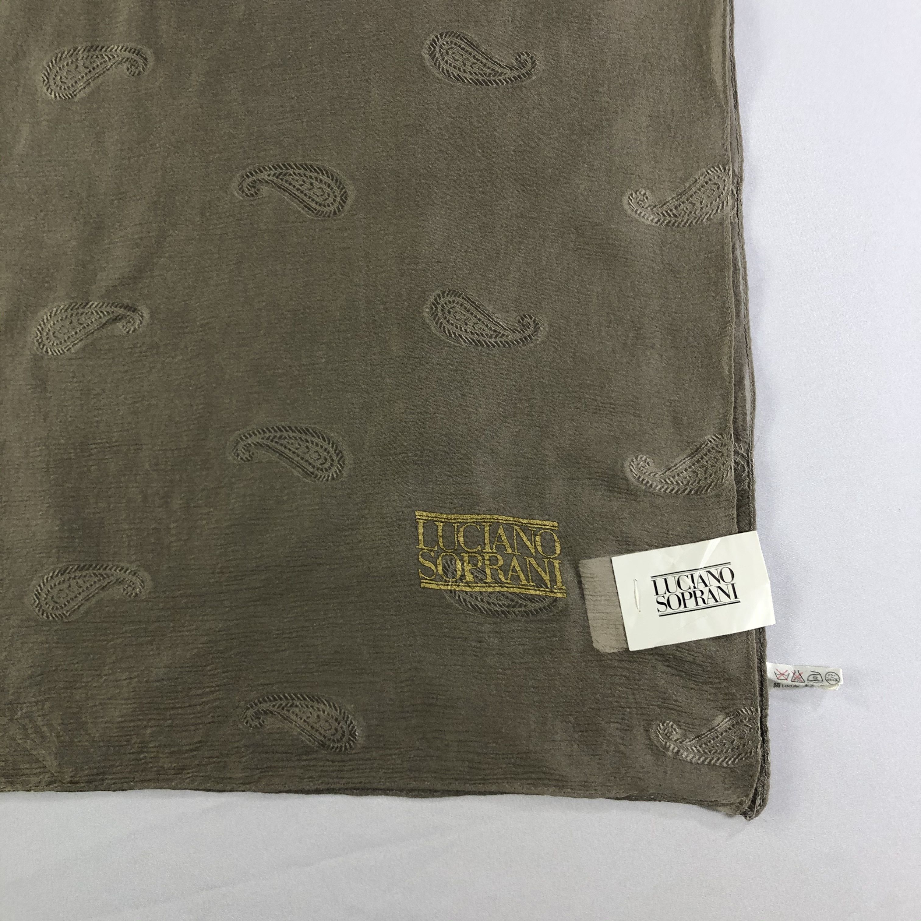 Vintage Vintage Luciano Soprani Silk Scarf Size ONE SIZE - 4 Thumbnail