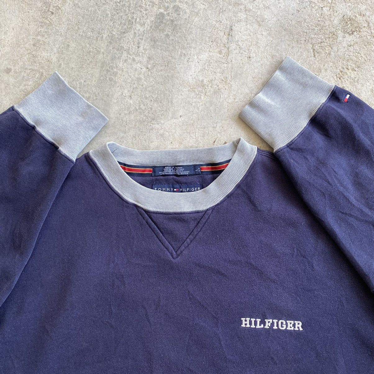 Tommy Hilfiger TOMMY HILFIGER Nice Embroidery Spellout Crewneck Sweatshirt Size US L / EU 52-54 / 3 - 5 Thumbnail