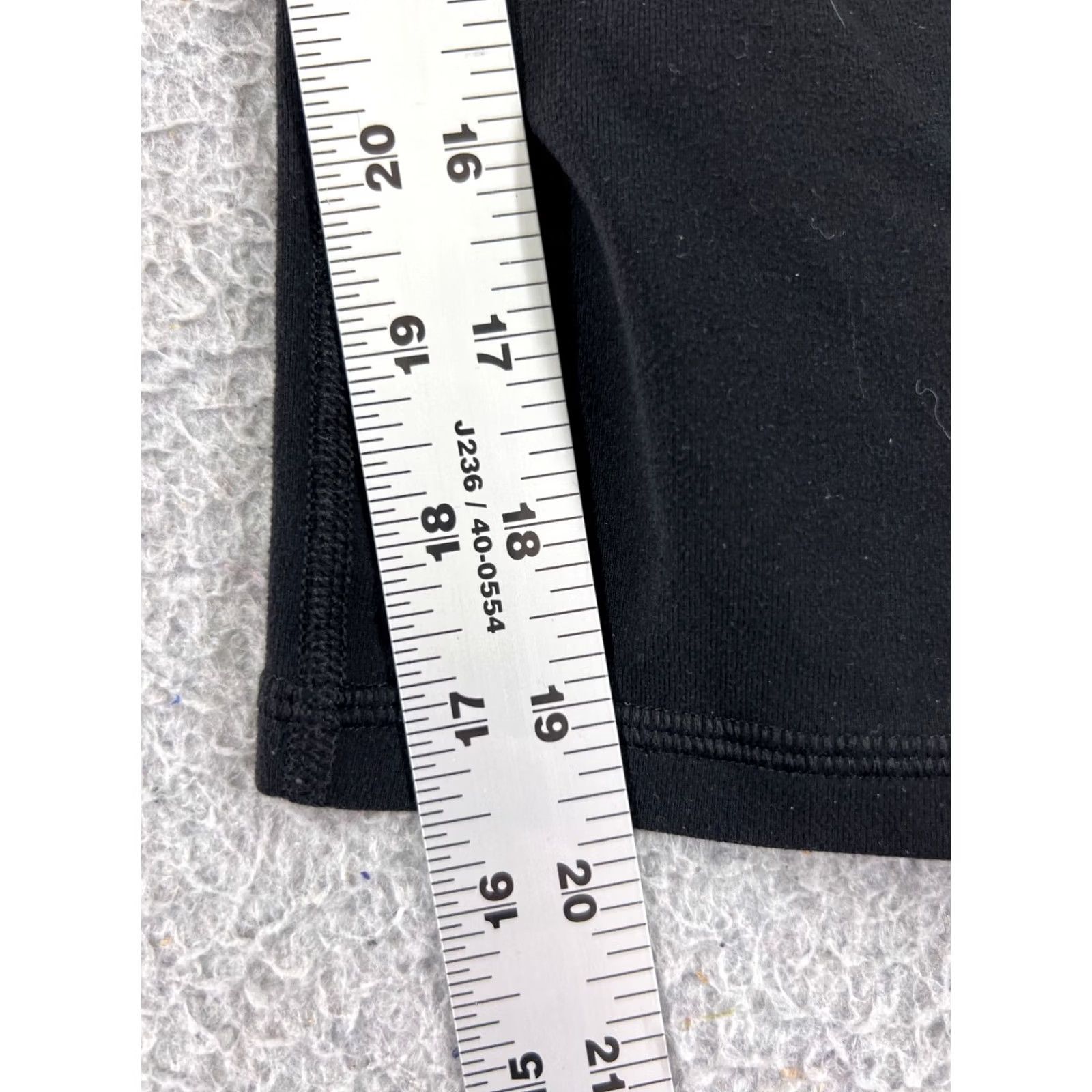 Lululemon Lululemon Pants Womens Black Blue 8 Tadasana Slit Crop Yoga Luon Fabric Size 30" / US 8 / IT 44 - 6 Thumbnail