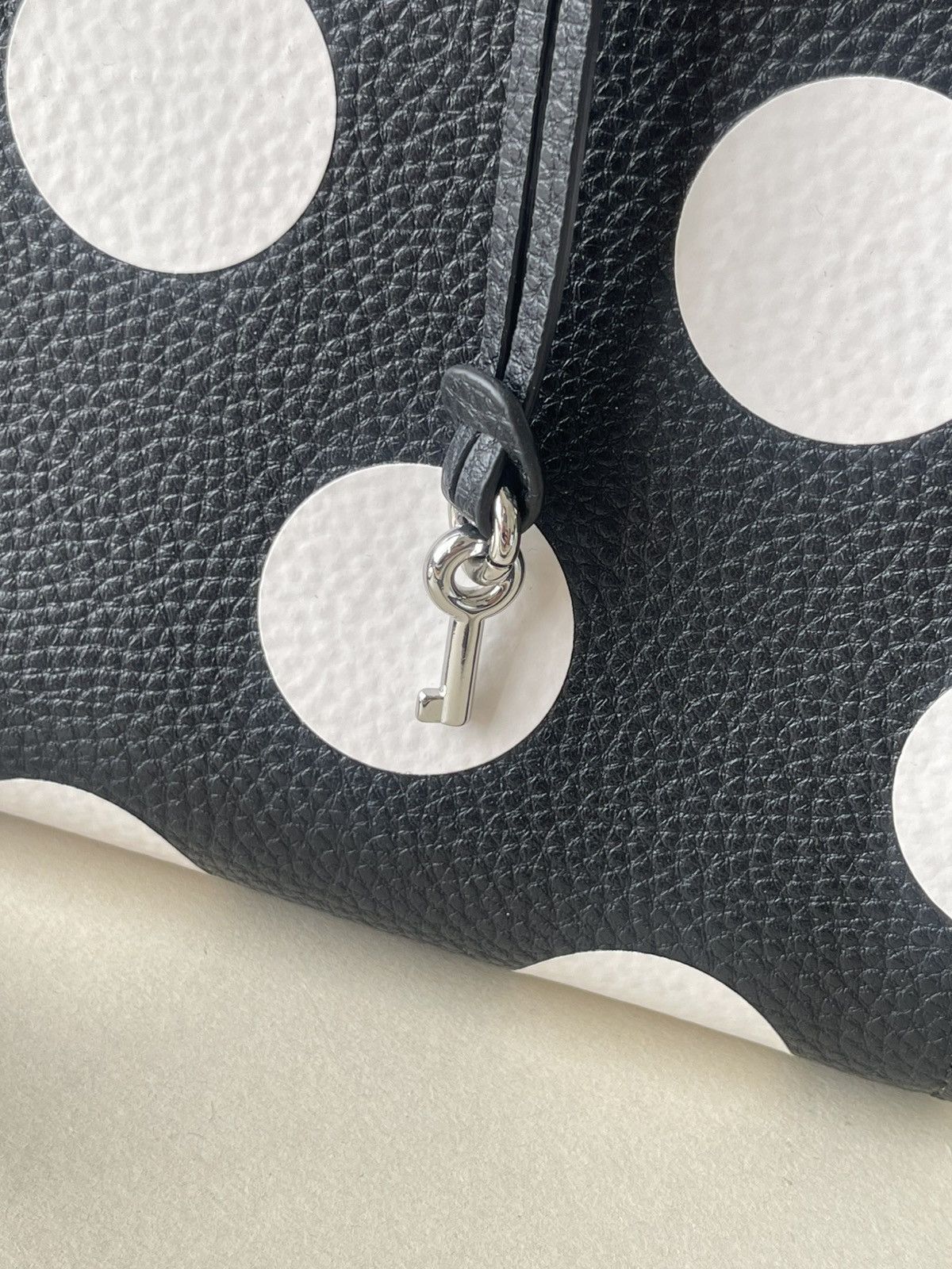 Marc Jacobs (new+tag) Marc Jacobs grind crossbody black polka dots Size ONE SIZE - 8 Thumbnail