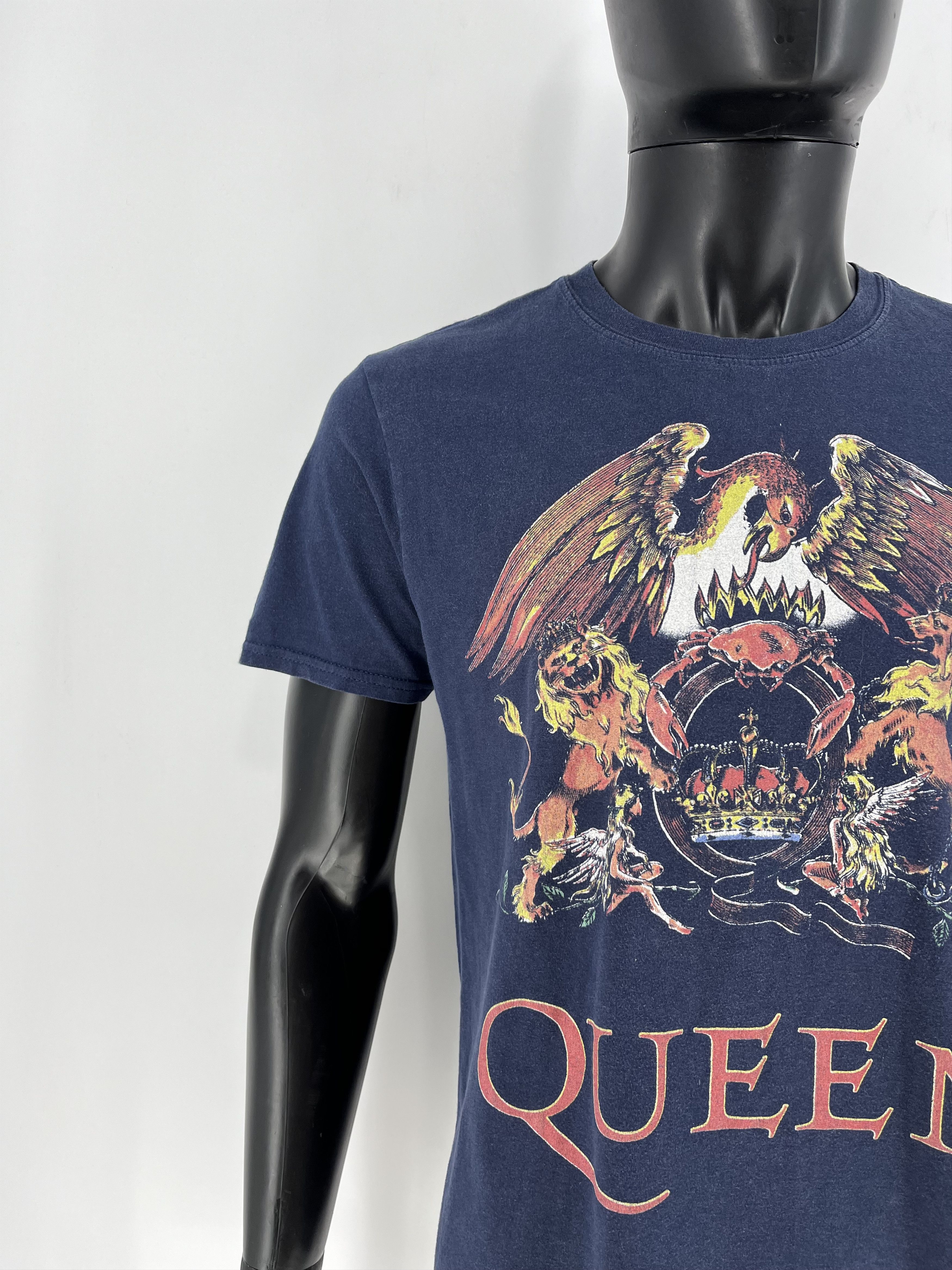 Band Tees Vintage Y2K Queen Tour Tee Size US M / EU 48-50 / 2 - 6 Thumbnail