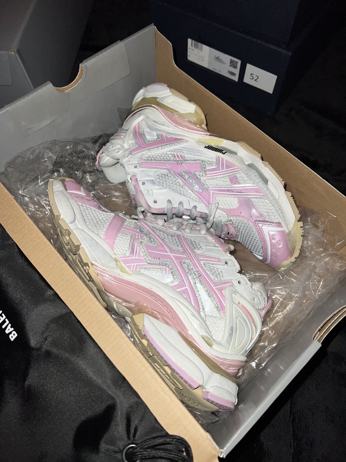 Balenciaga Balenciaga Runner “Pink/Tan” Size US 9 / EU 42 - 2 Thumbnail