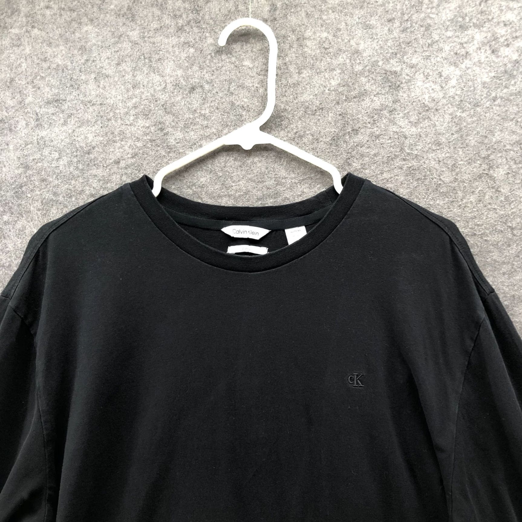 Calvin Klein Calvin Klein Long Sleeve T Shirt Mens XL Classic Fit Black Crewneck Cotton Size US XL / EU 56 / 4 - 3 Thumbnail