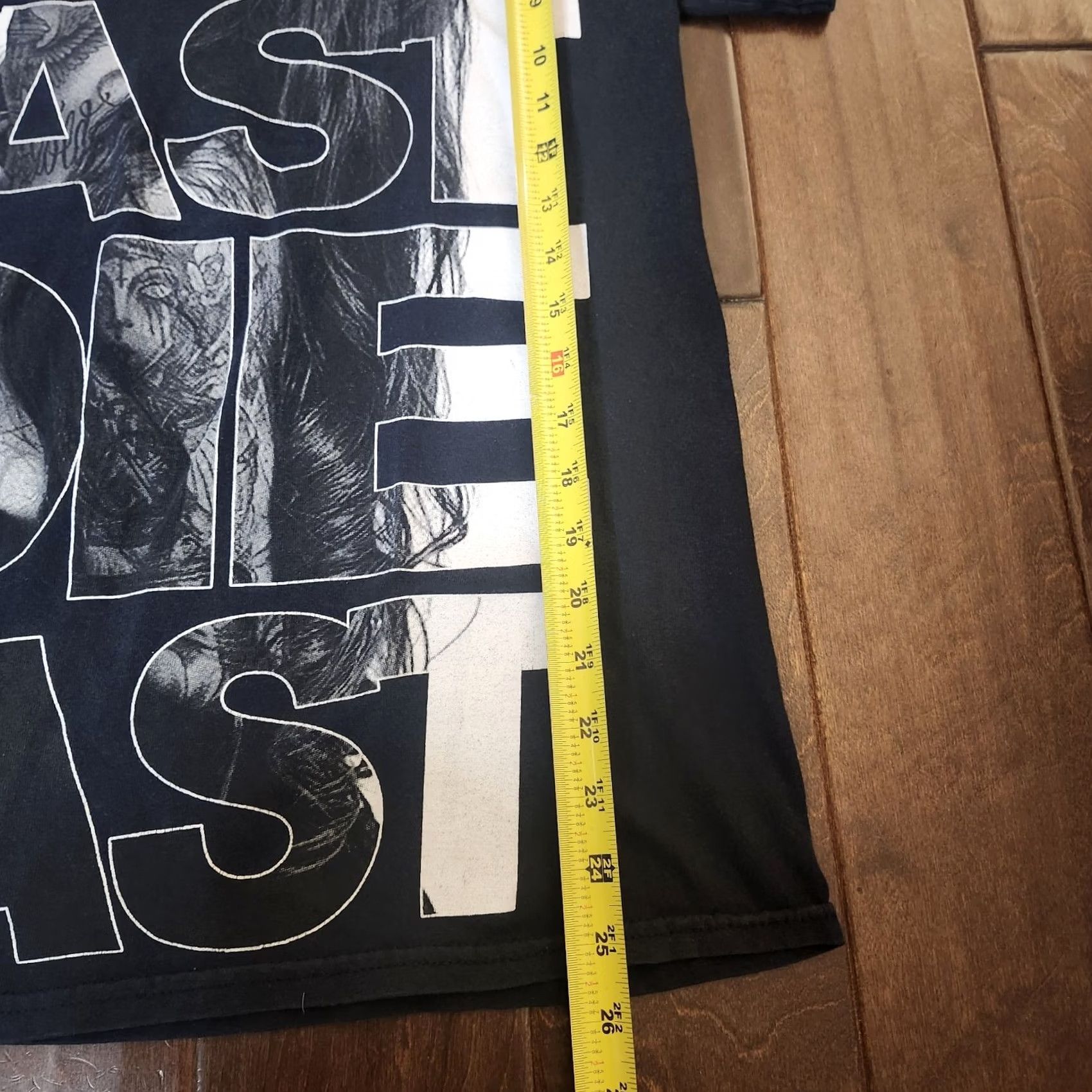 Vintage Notorious Family T-Shirt Live Fast Die Last Graphic Crew Neck Black M Men Short Sleeve Graphic Tee Music Shirt Size US M / EU 48-50 / 2 - 7 Thumbnail