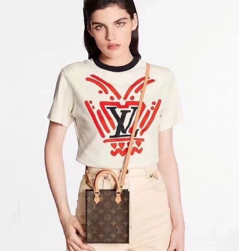 Louis Vuitton Louis Vuitton Yellow logo printed cotton crew neck short-s Size S / US 4 / IT 40 - 8 Thumbnail