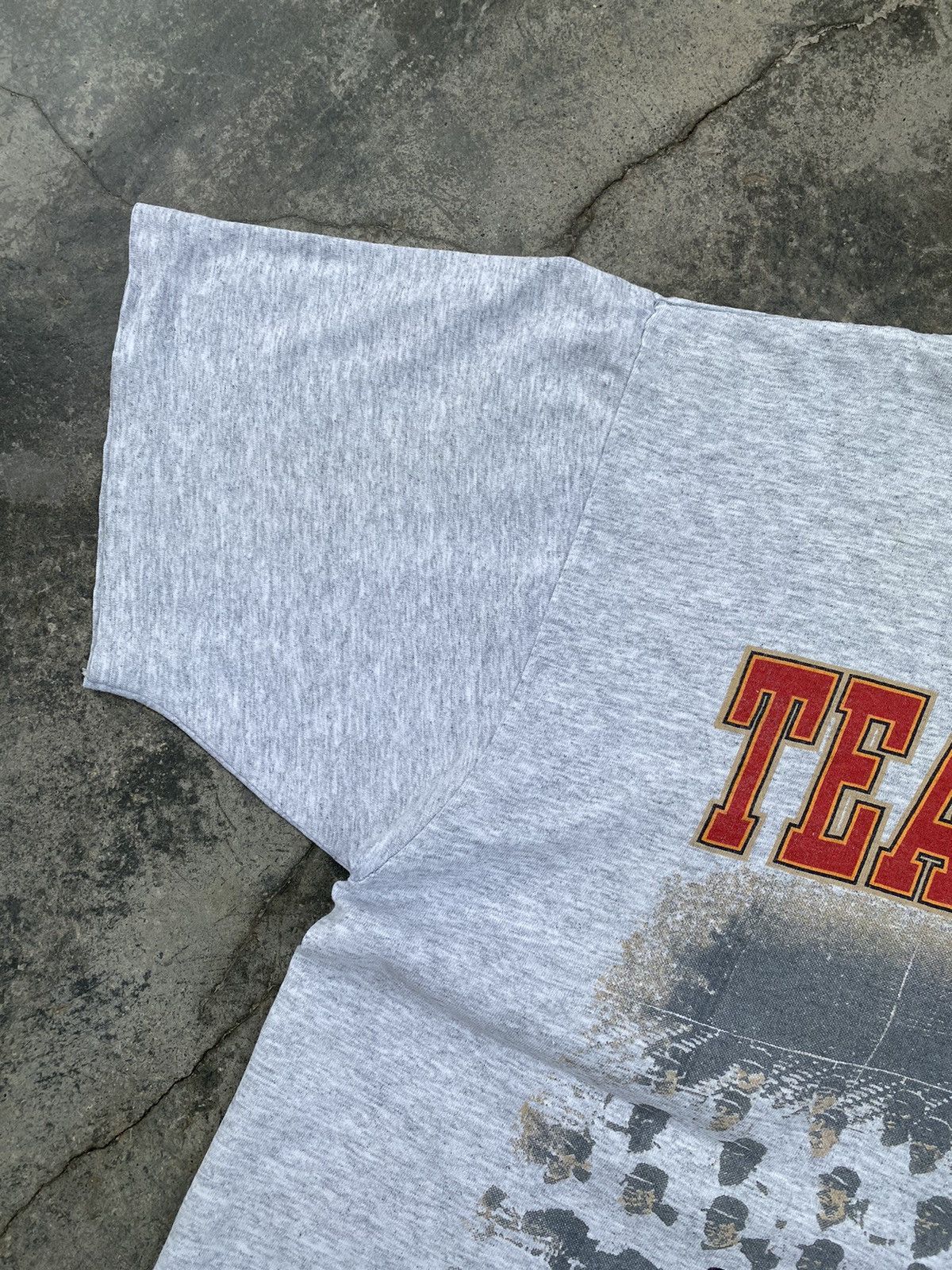 Vintage Vintage Team Disney Mickey Mouse Gear Tees Size US XL / EU 56 / 4 - 4 Thumbnail