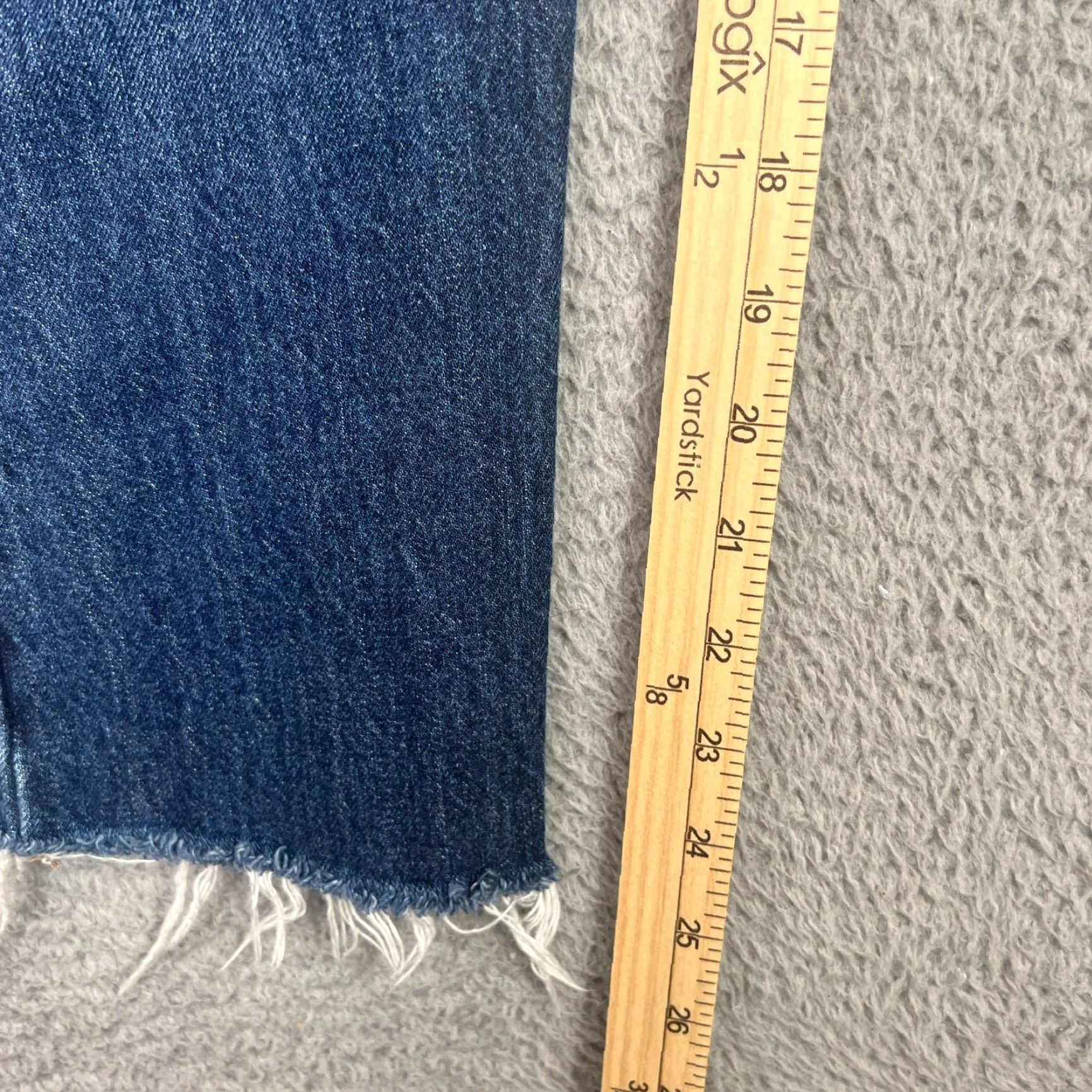 Levi's Levi's Womens Jeans 27 501 Taper Crop Dark Wash Blue Regular Fit 90s Style Size 27" / US 4 / IT 40 - 2 Thumbnail