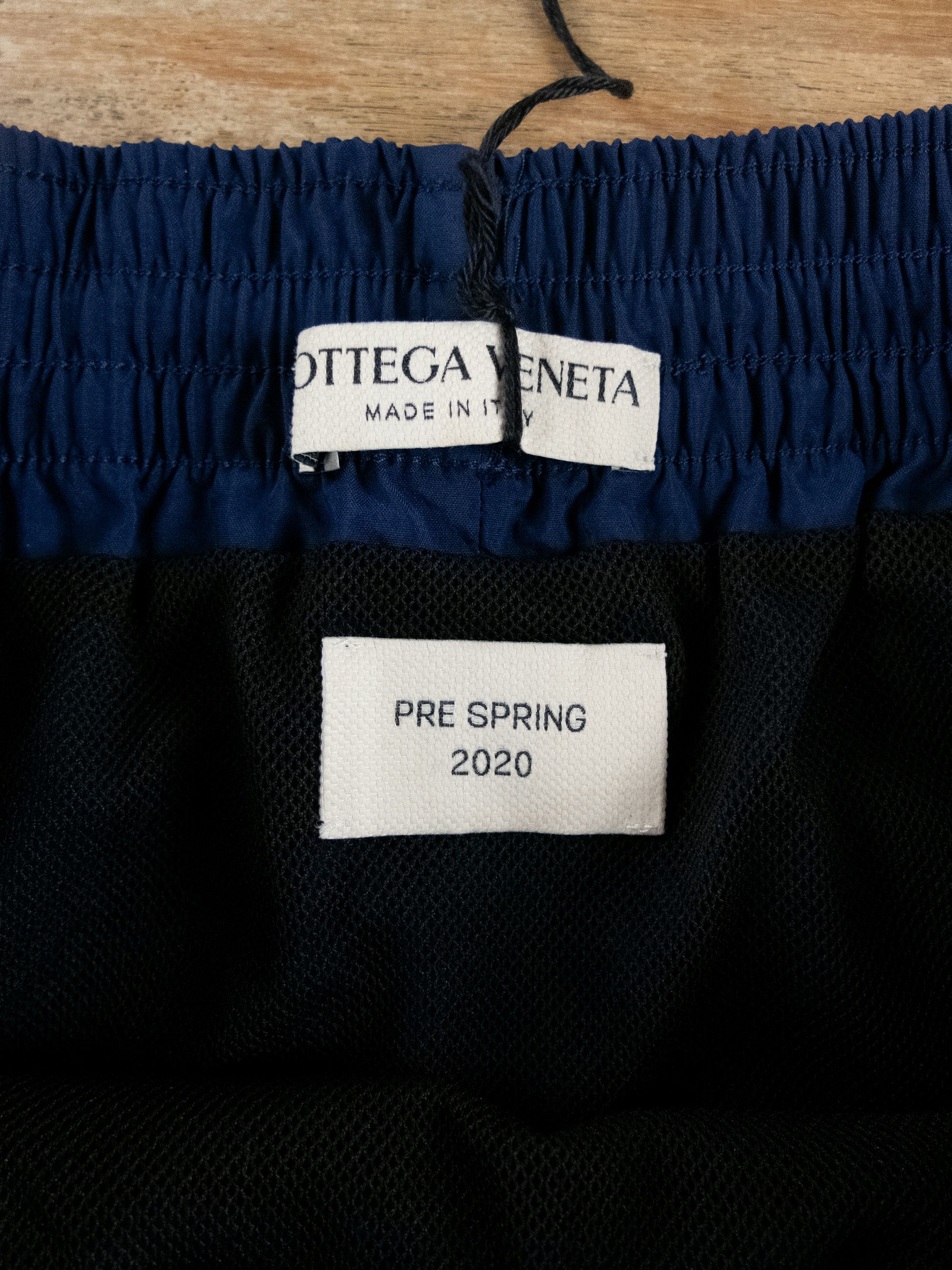 Bottega Veneta BOTTEGA VENETA solid navy blue nylon swim shorts Large q Size US 34 / EU 50 - 6 Thumbnail