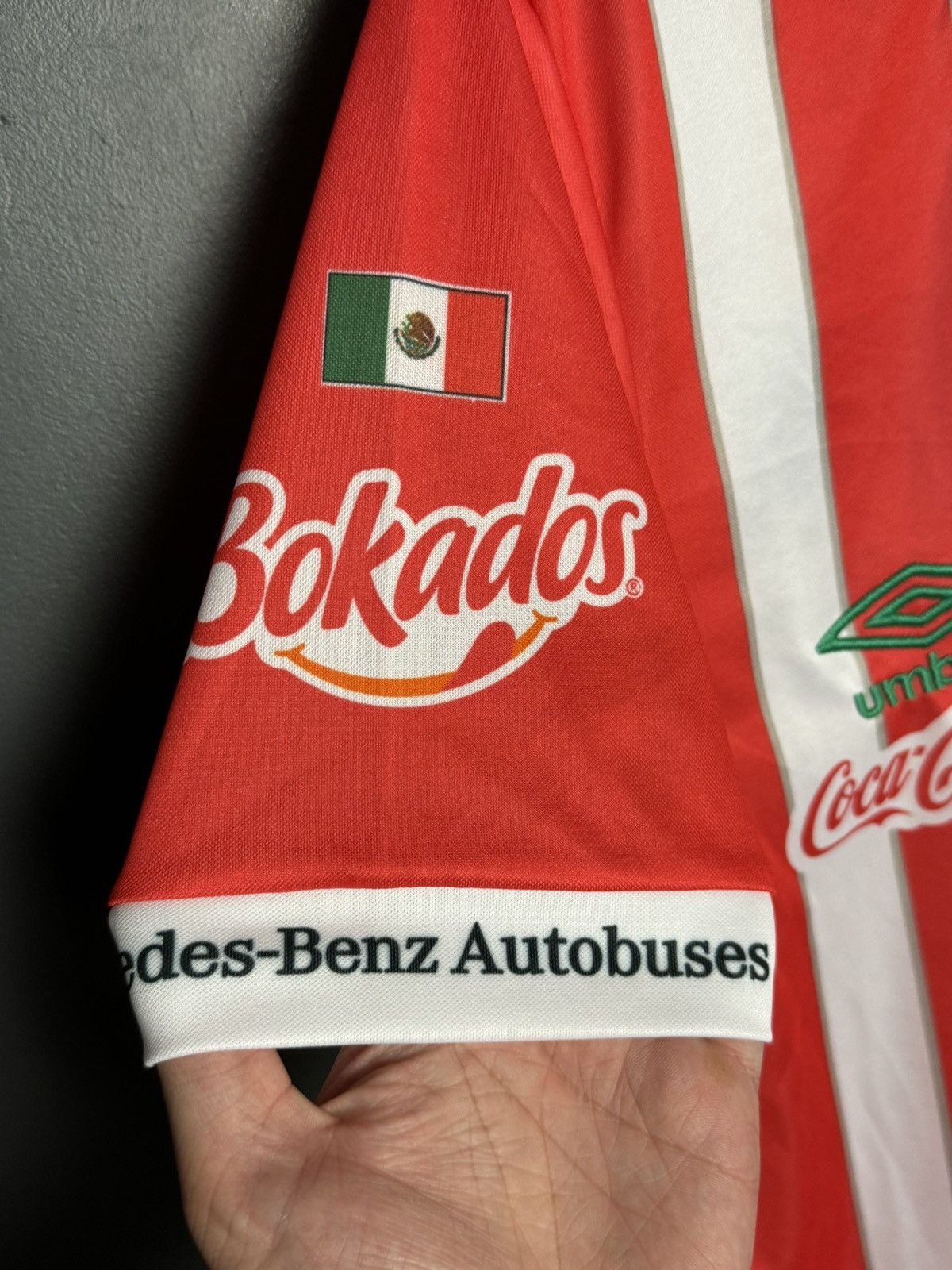 Umbro Necaxa 2016 Home Football Soccer Jersey T-Shirt Size US S / EU 44-46 / 1 - 6 Thumbnail