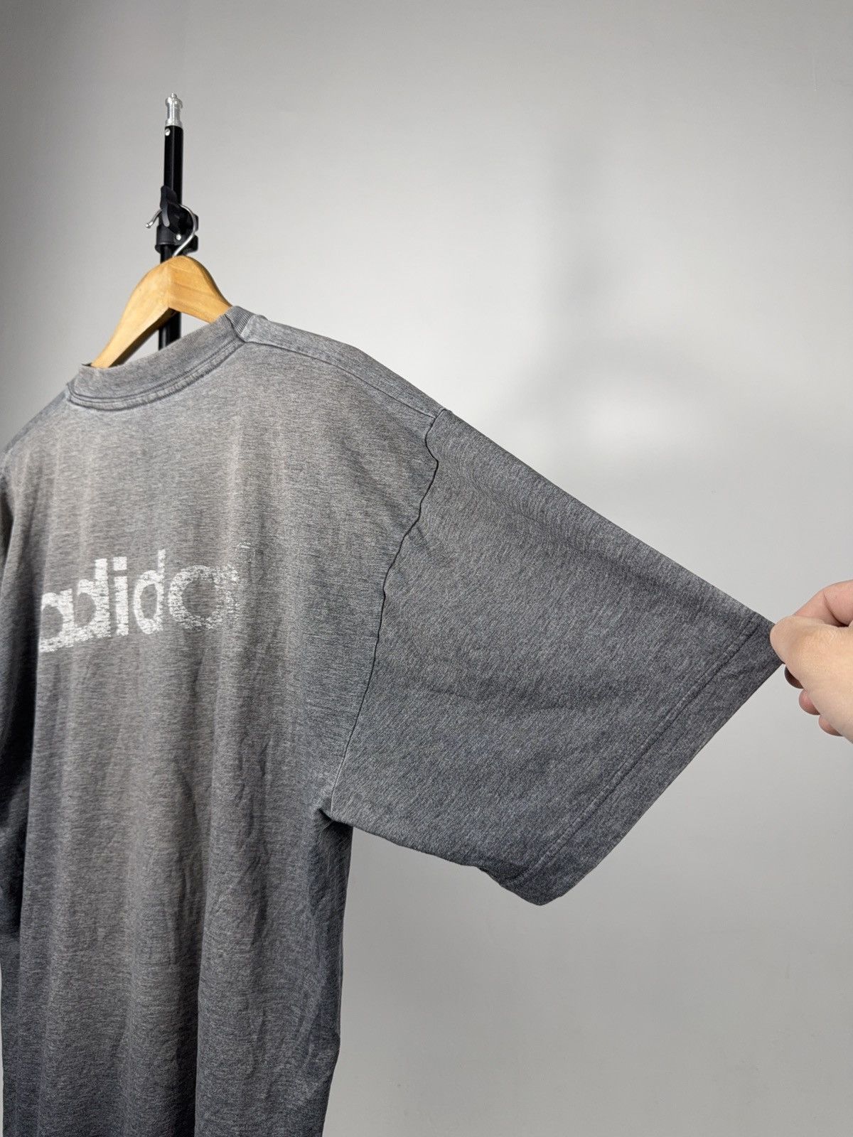 Adidas Vintage 90s Adidas Distressed Faded Logo Grey Boxy T-Shirt Size US XL / EU 56 / 4 - 17 Thumbnail