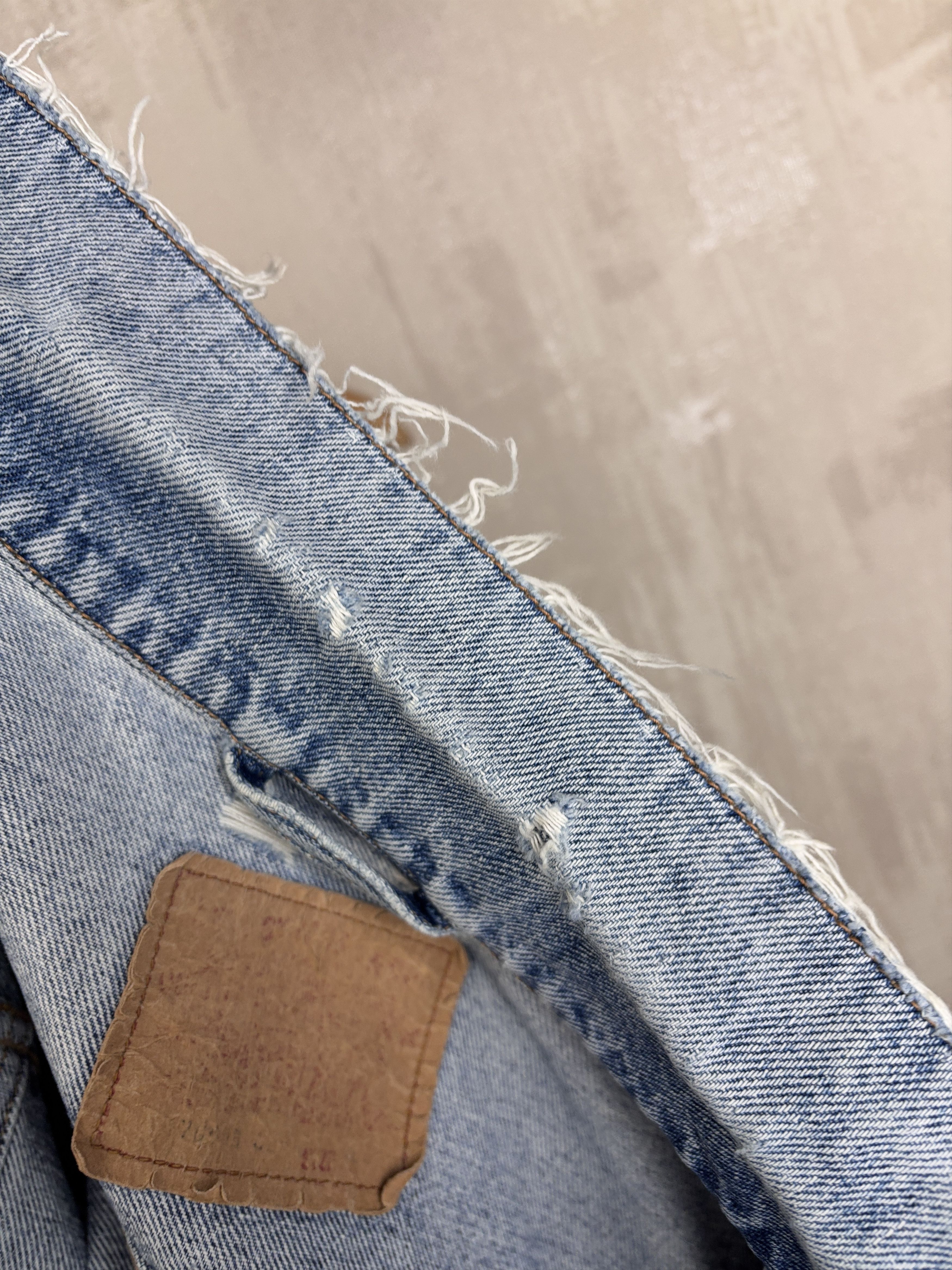 Levi's Vintage Levi's 70503 02 Distressed Denim Trucker Jacket Size US XL / EU 56 / 4 - 7 Thumbnail