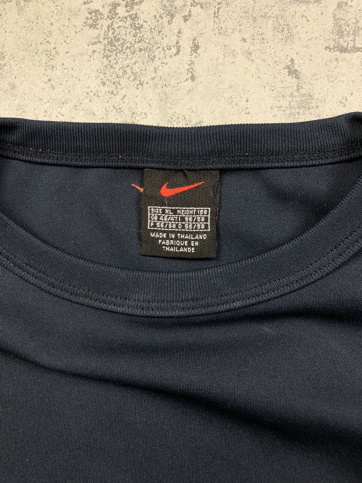Nike 90’s NIKE BIG CENTRAL LOGO RETRO TEE SWOOSH Y2K RARE Size US XL / EU 56 / 4 - 3 Thumbnail